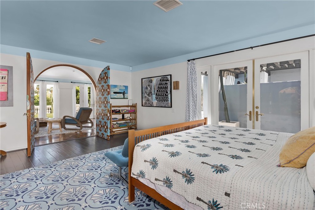 294 W Crestview Drive