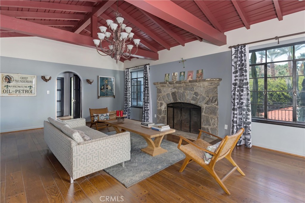 294 W Crestview Drive