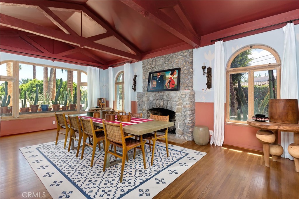 294 W Crestview Drive