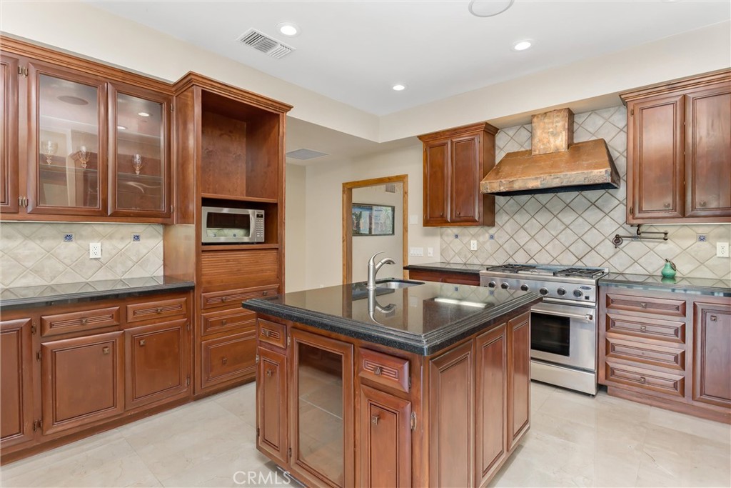 204 Saint Catherine