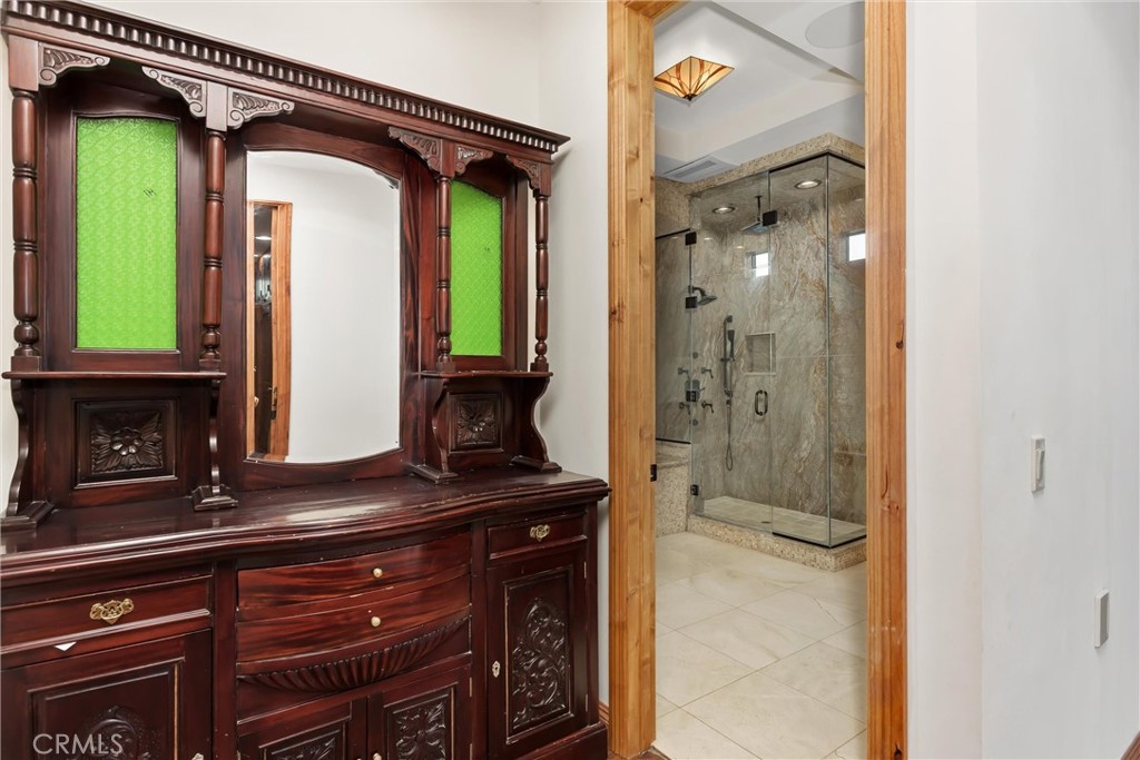 204 Saint Catherine
