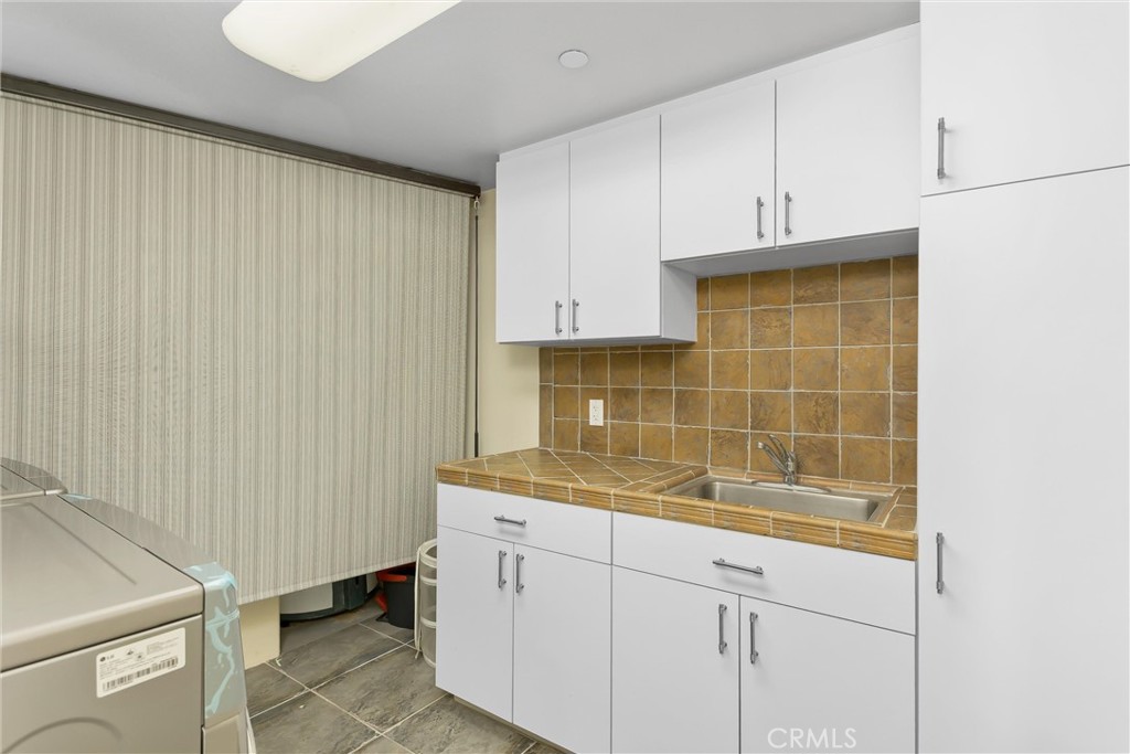 1377 Knoll Road
