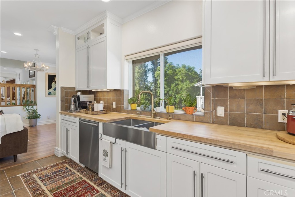 1377 Knoll Road