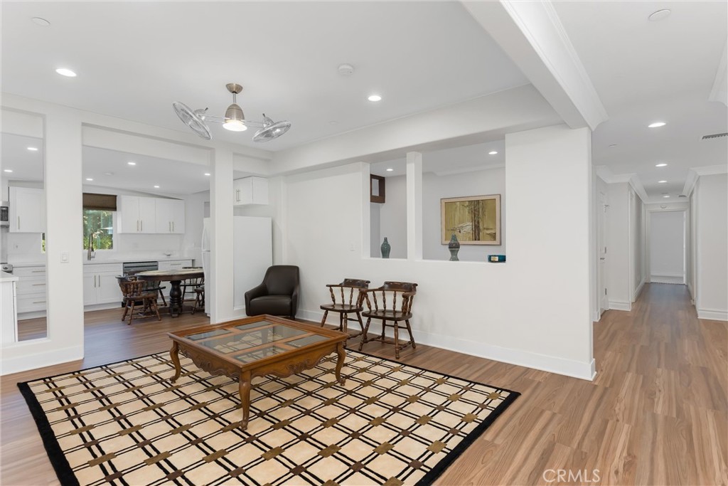1377 Knoll Road