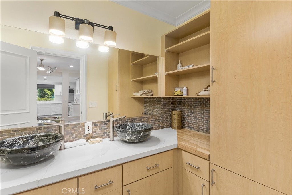 1377 Knoll Road
