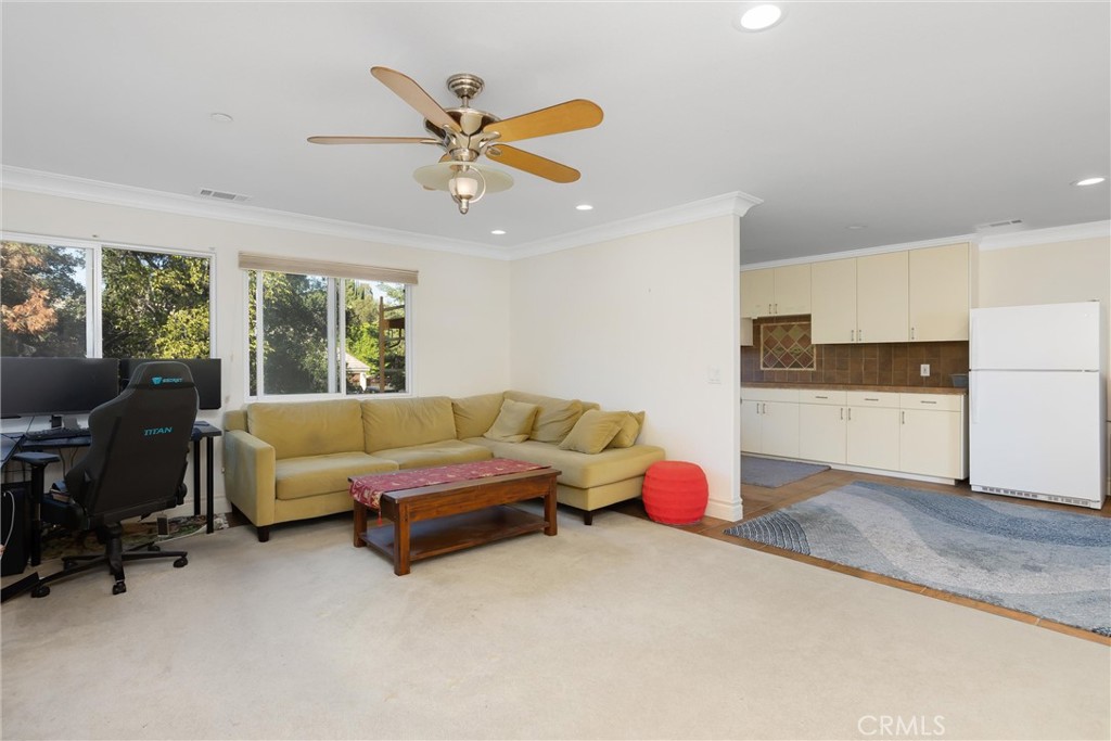 1377 Knoll Road
