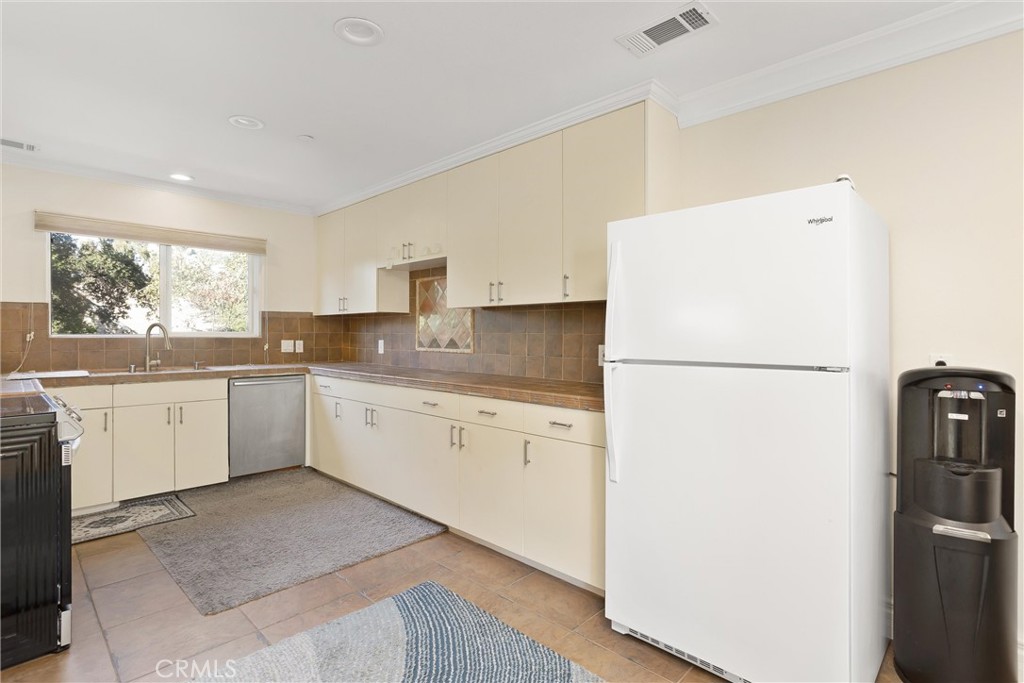 1377 Knoll Road