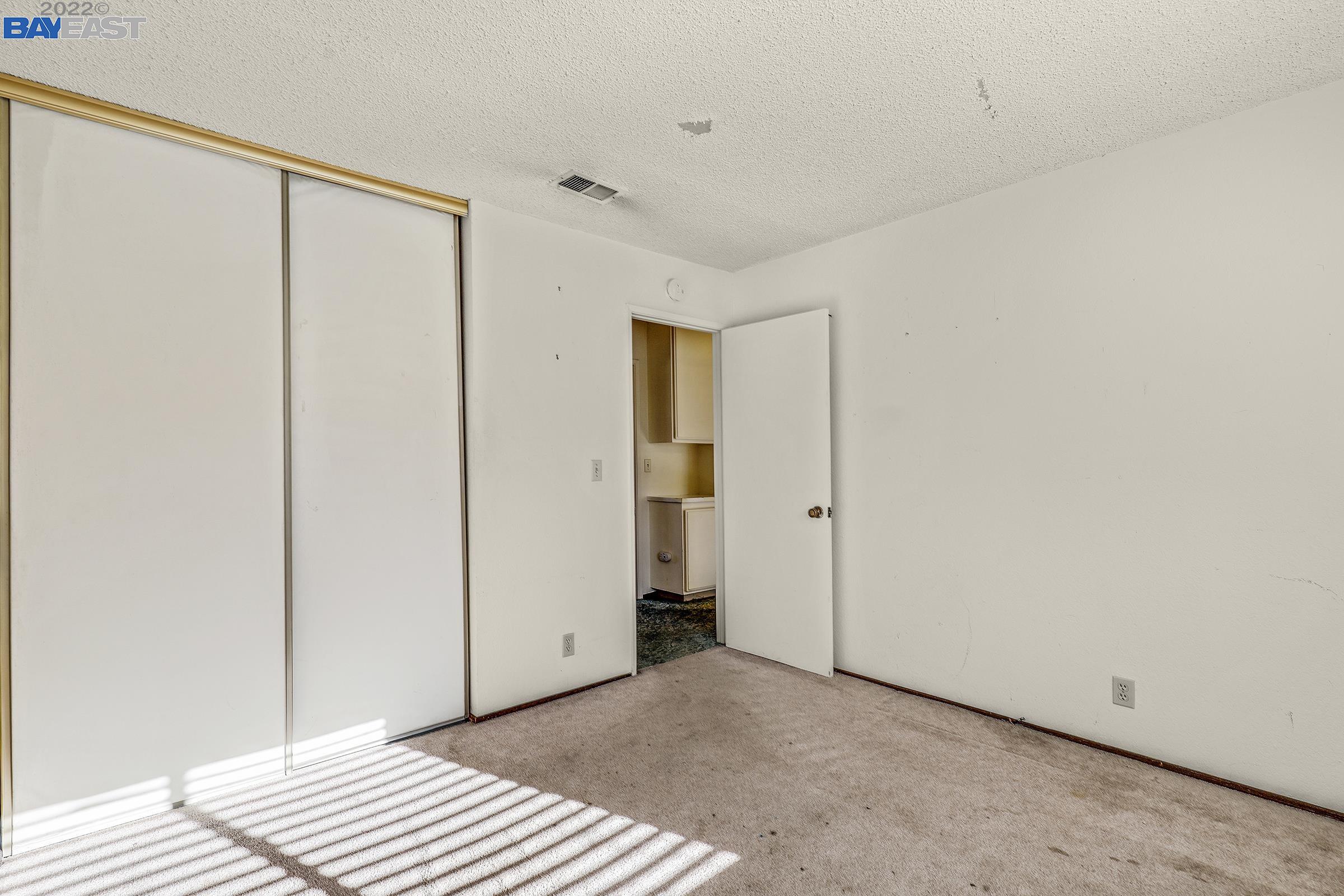 5629 Shorehaven Cir