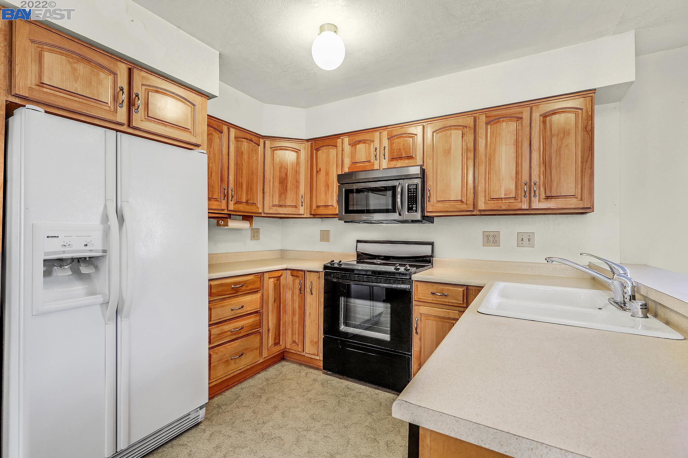 5629 Shorehaven Cir