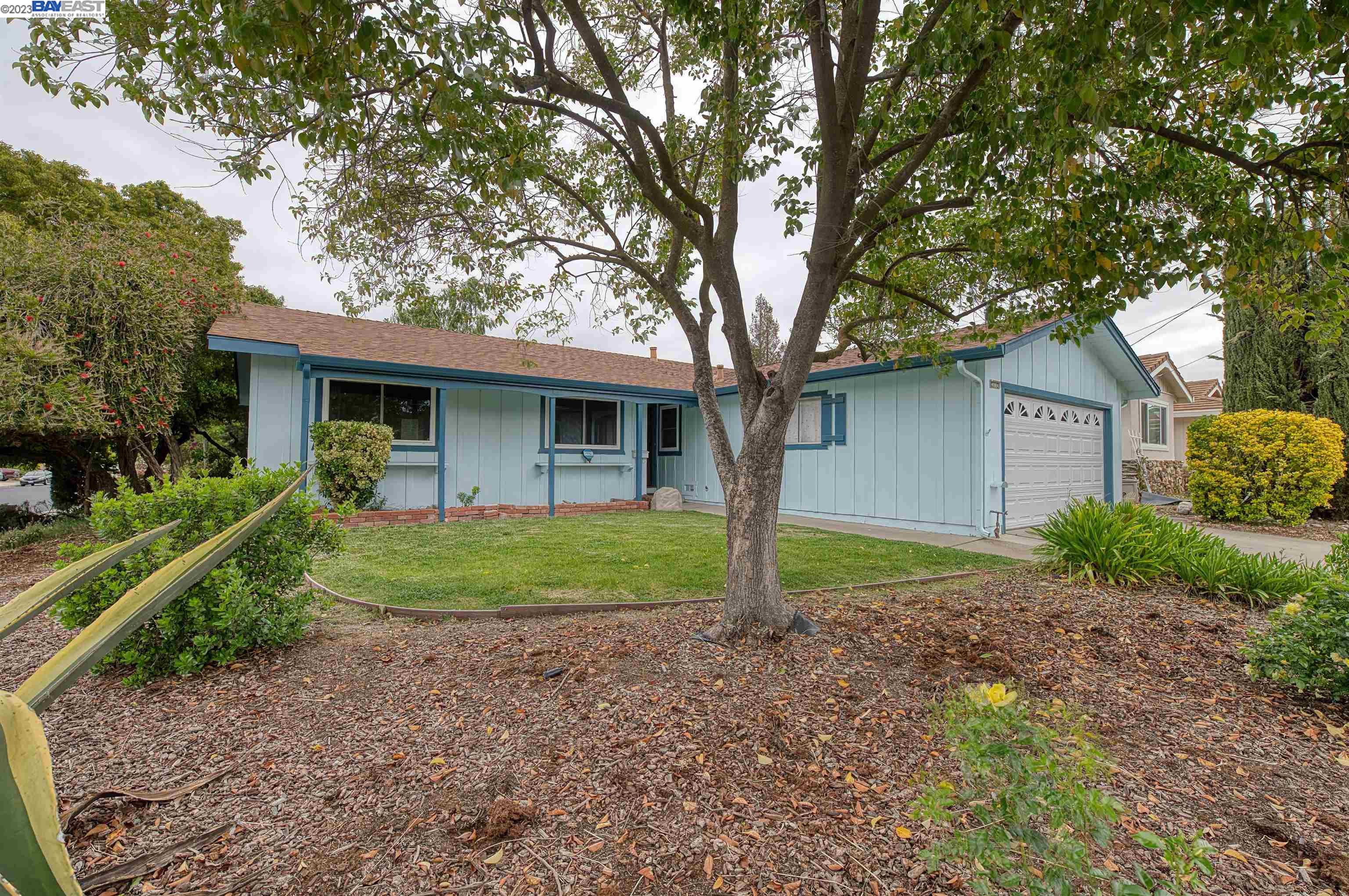 4004 Drake Way