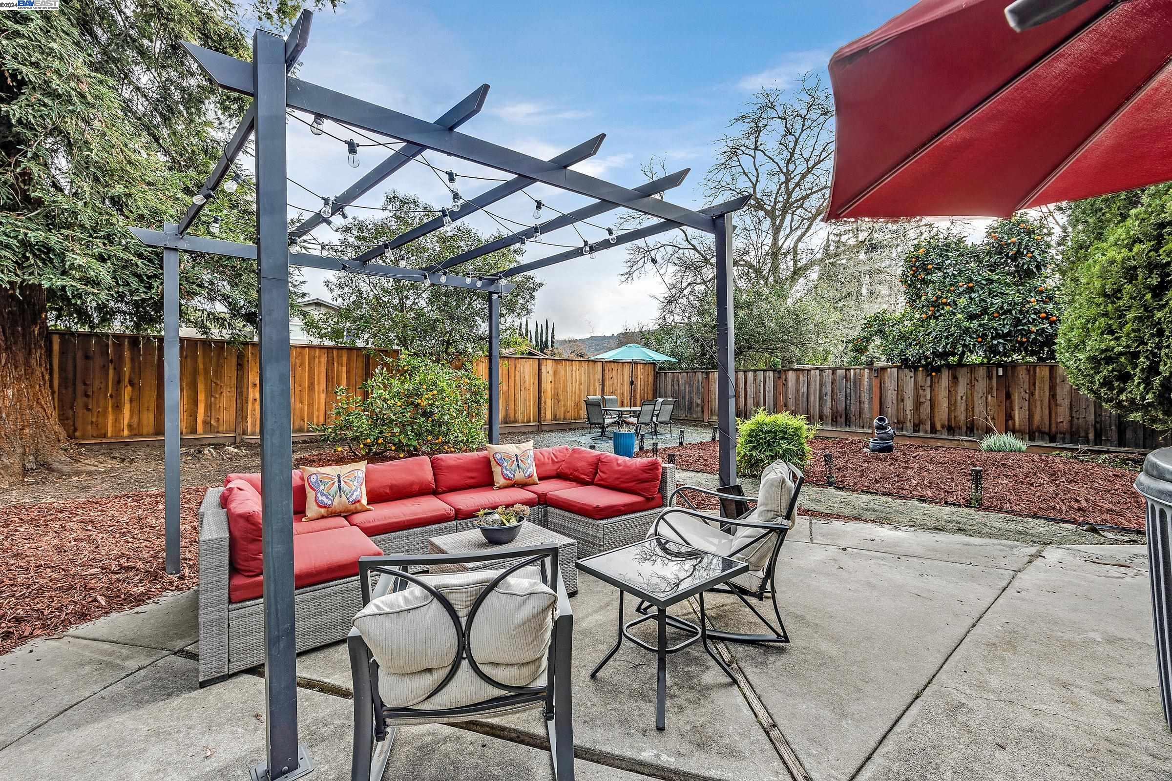 4379 Clovewood Ln