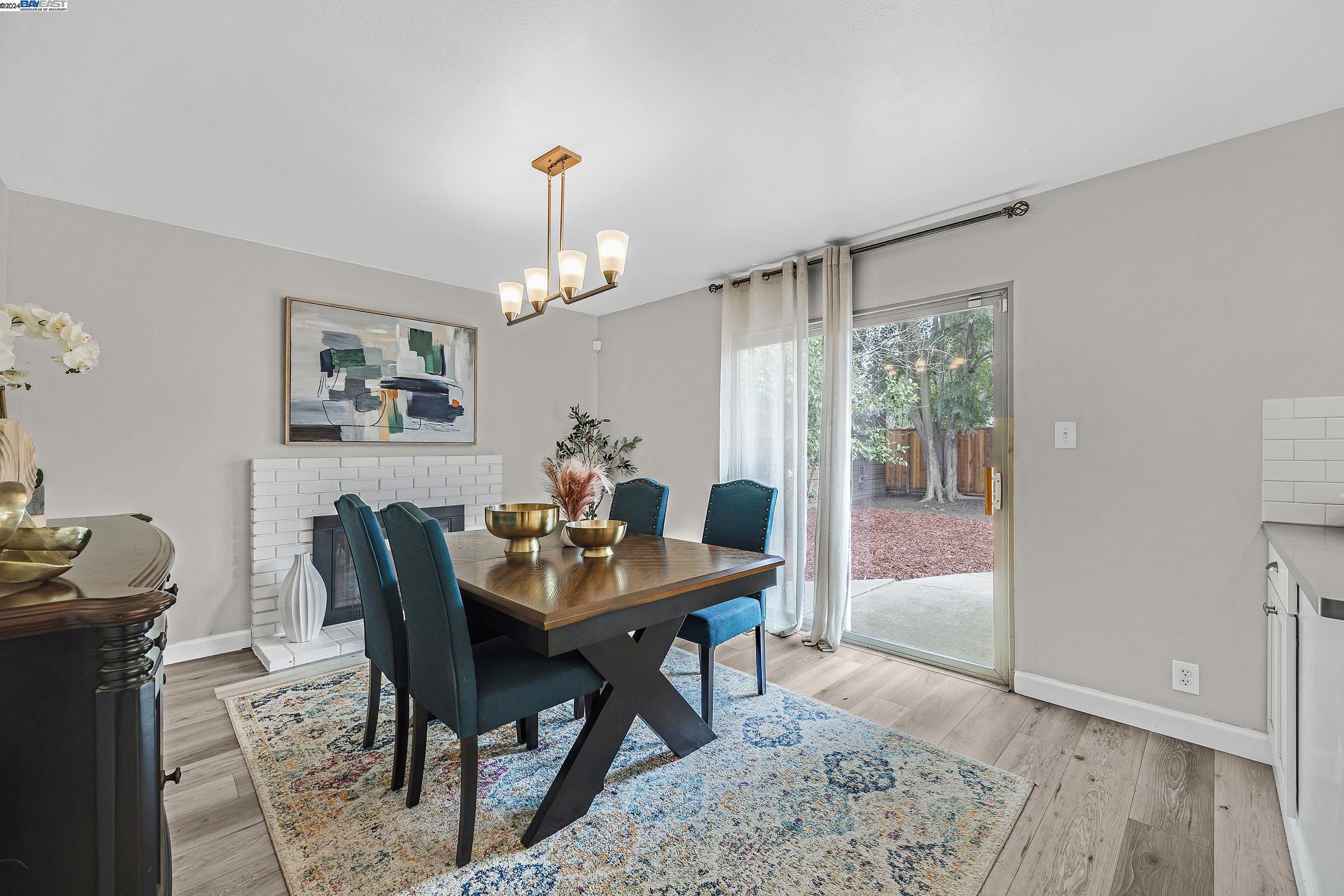 4379 Clovewood Ln