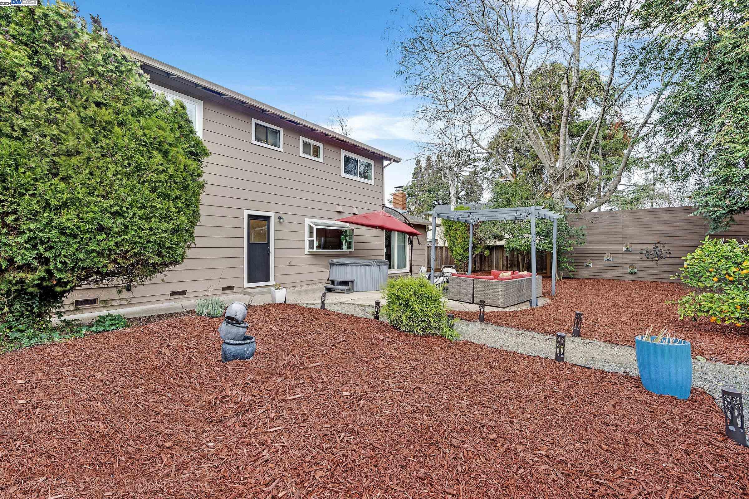 4379 Clovewood Ln