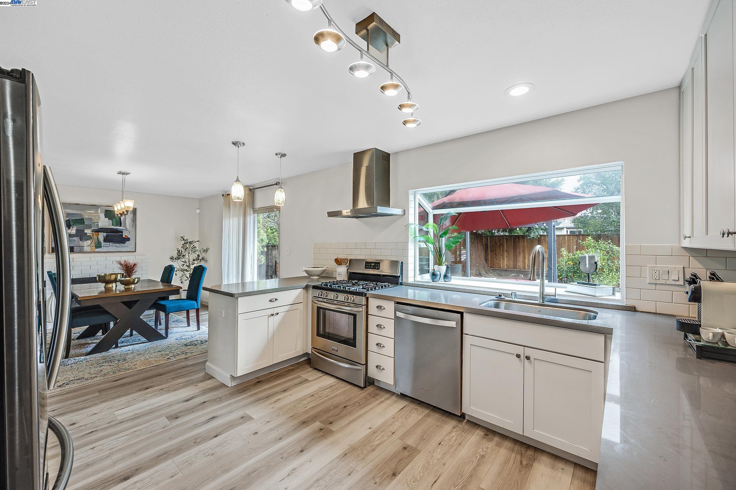 4379 Clovewood Ln