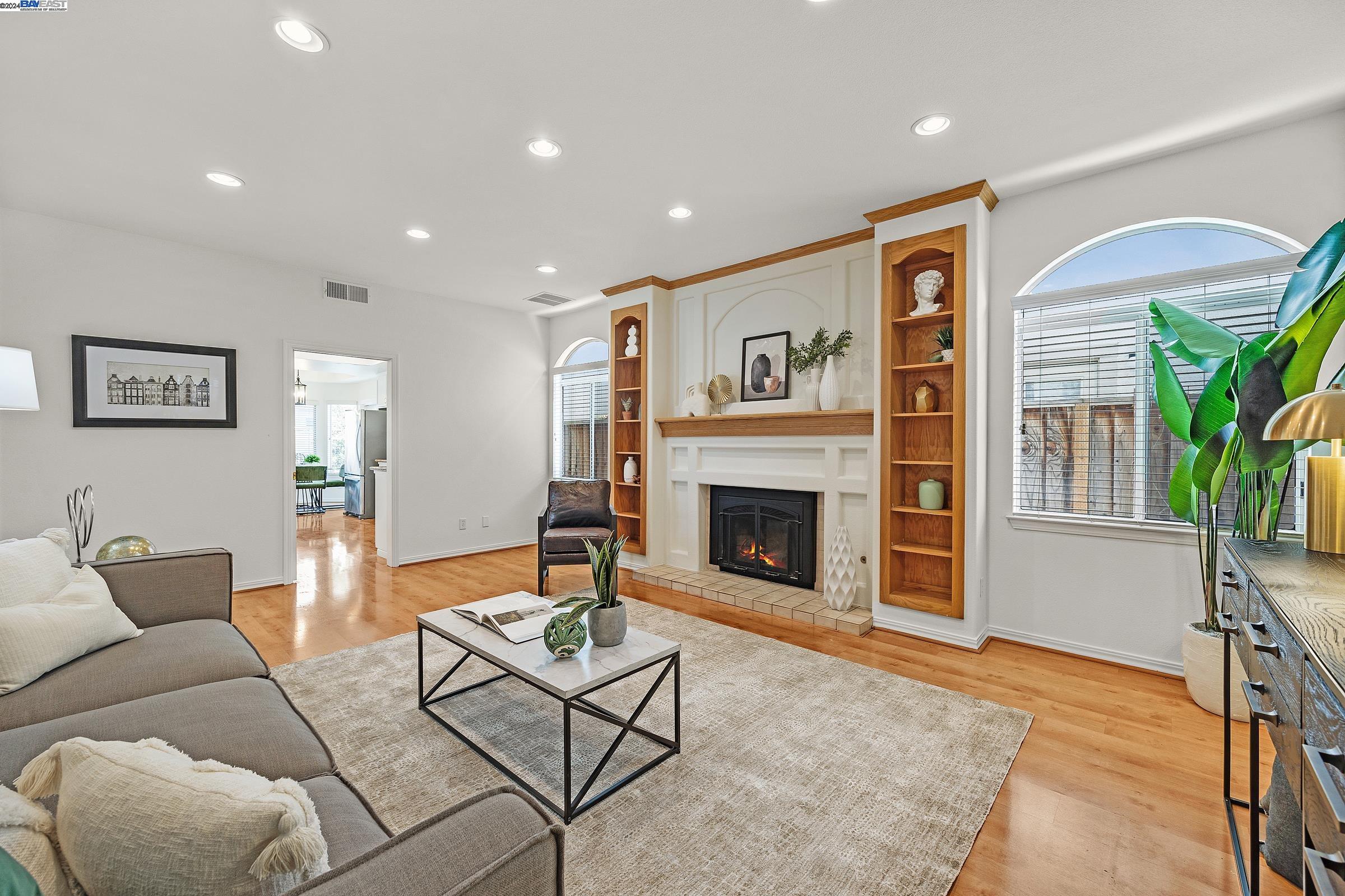 95 Meadowland Dr