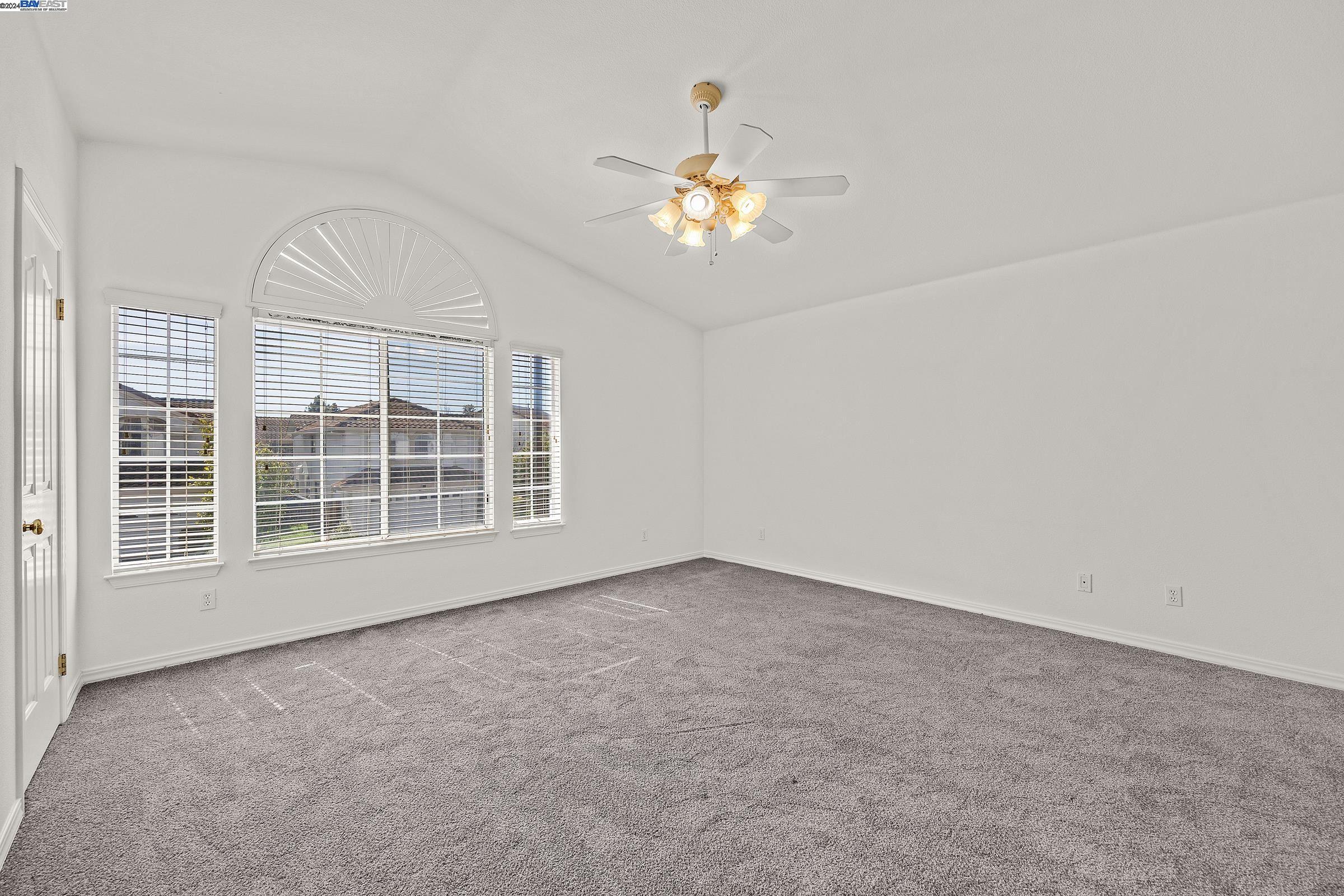 95 Meadowland Dr