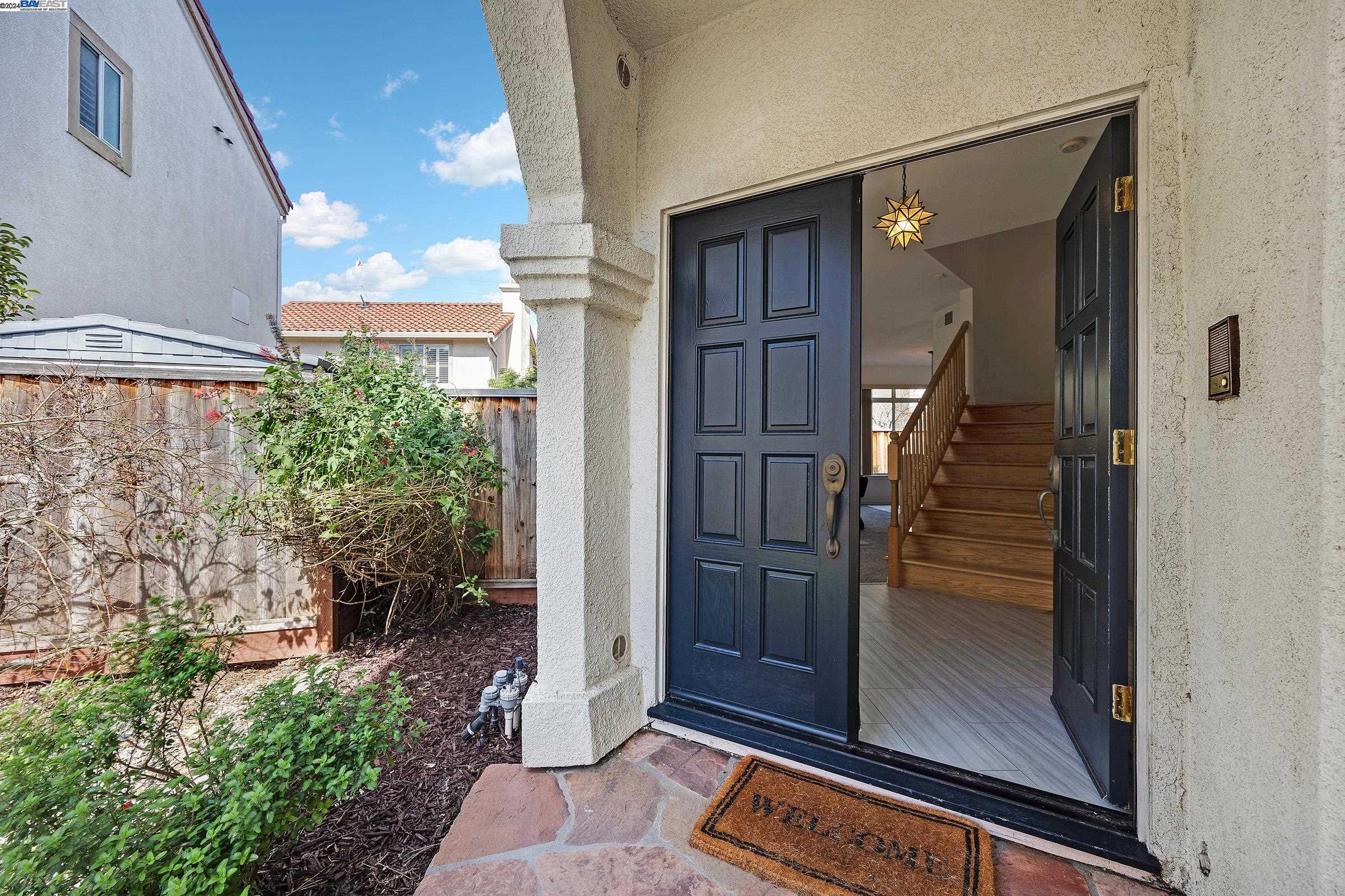 95 Meadowland Dr