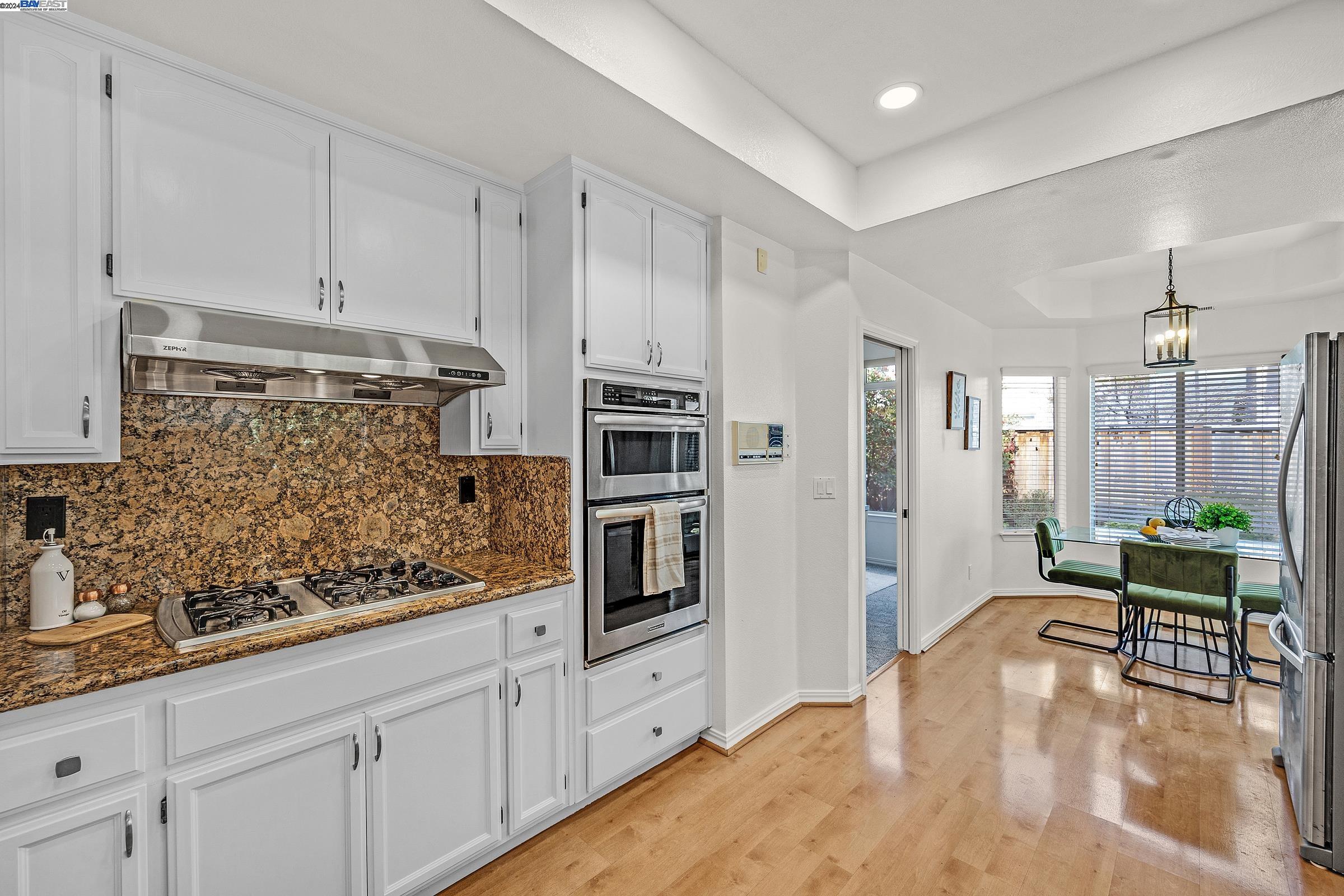 95 Meadowland Dr