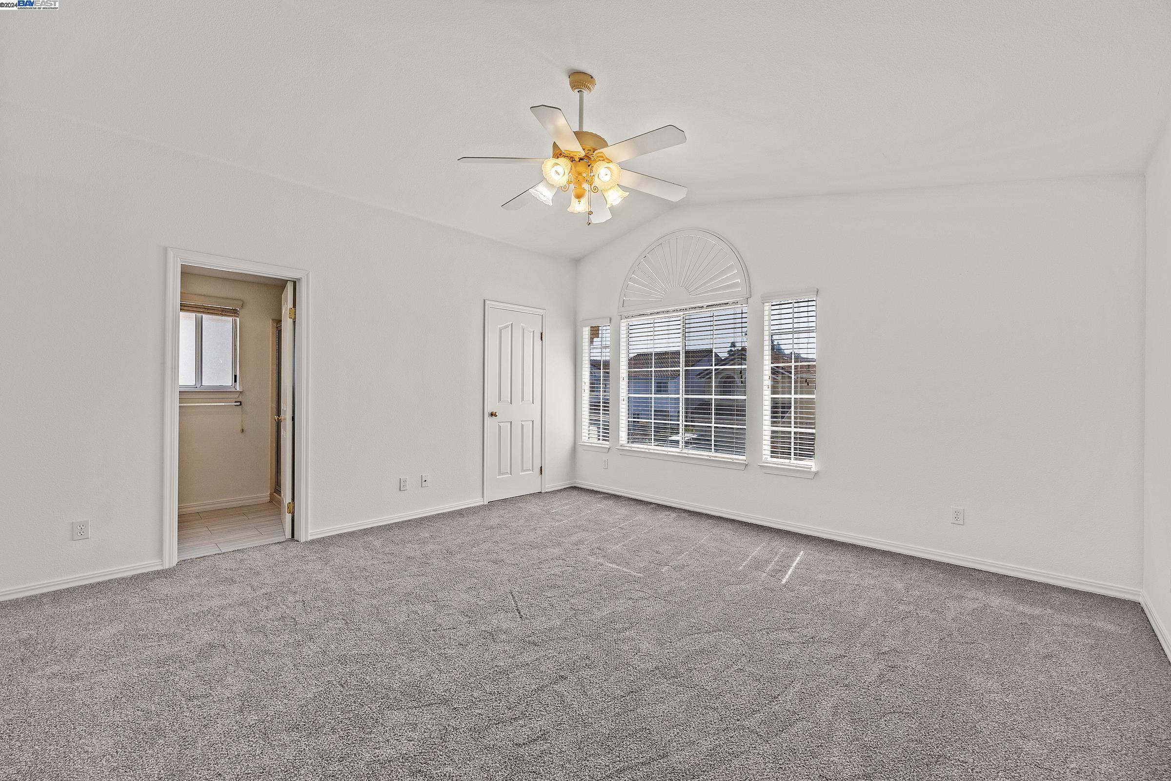 95 Meadowland Dr