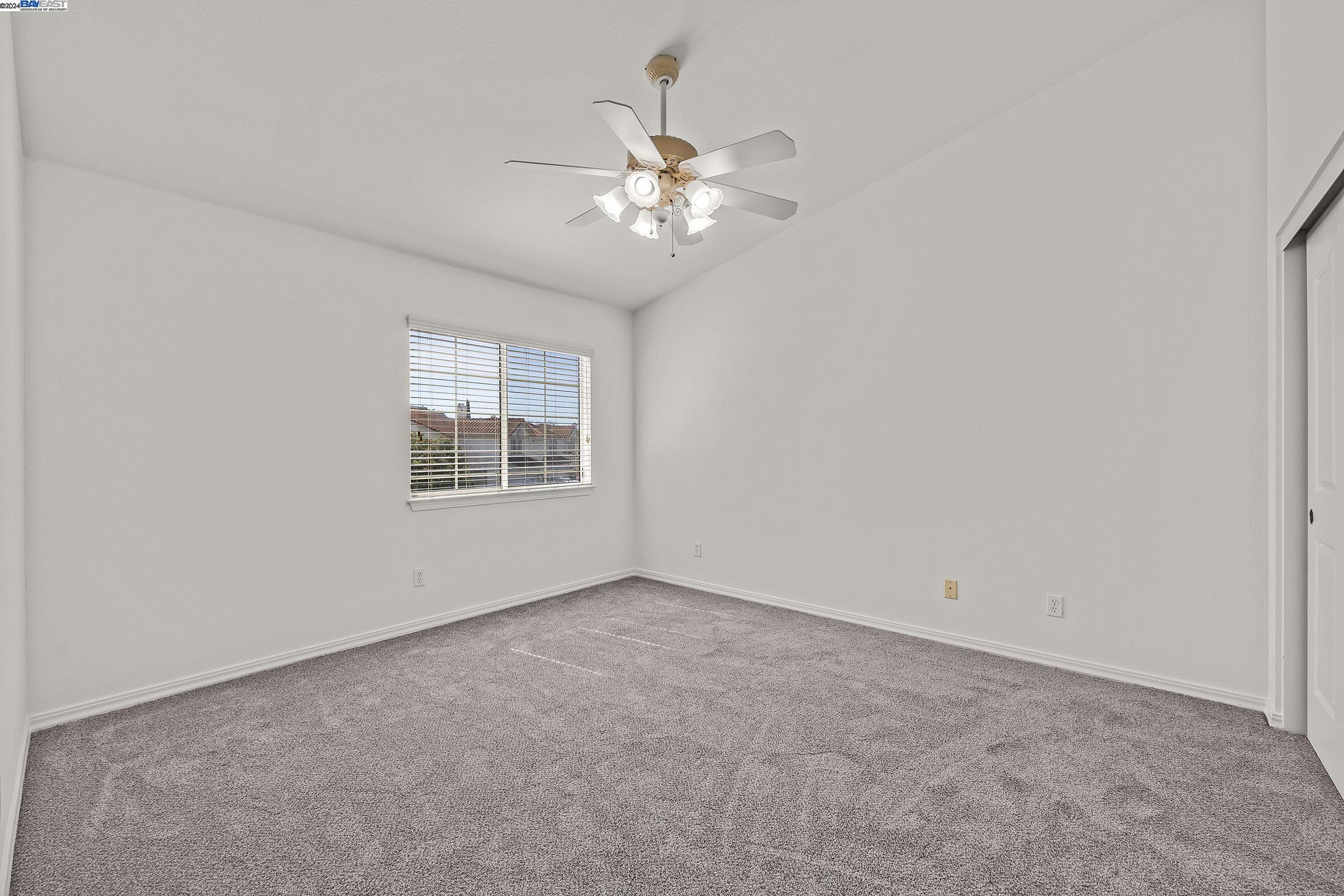 95 Meadowland Dr