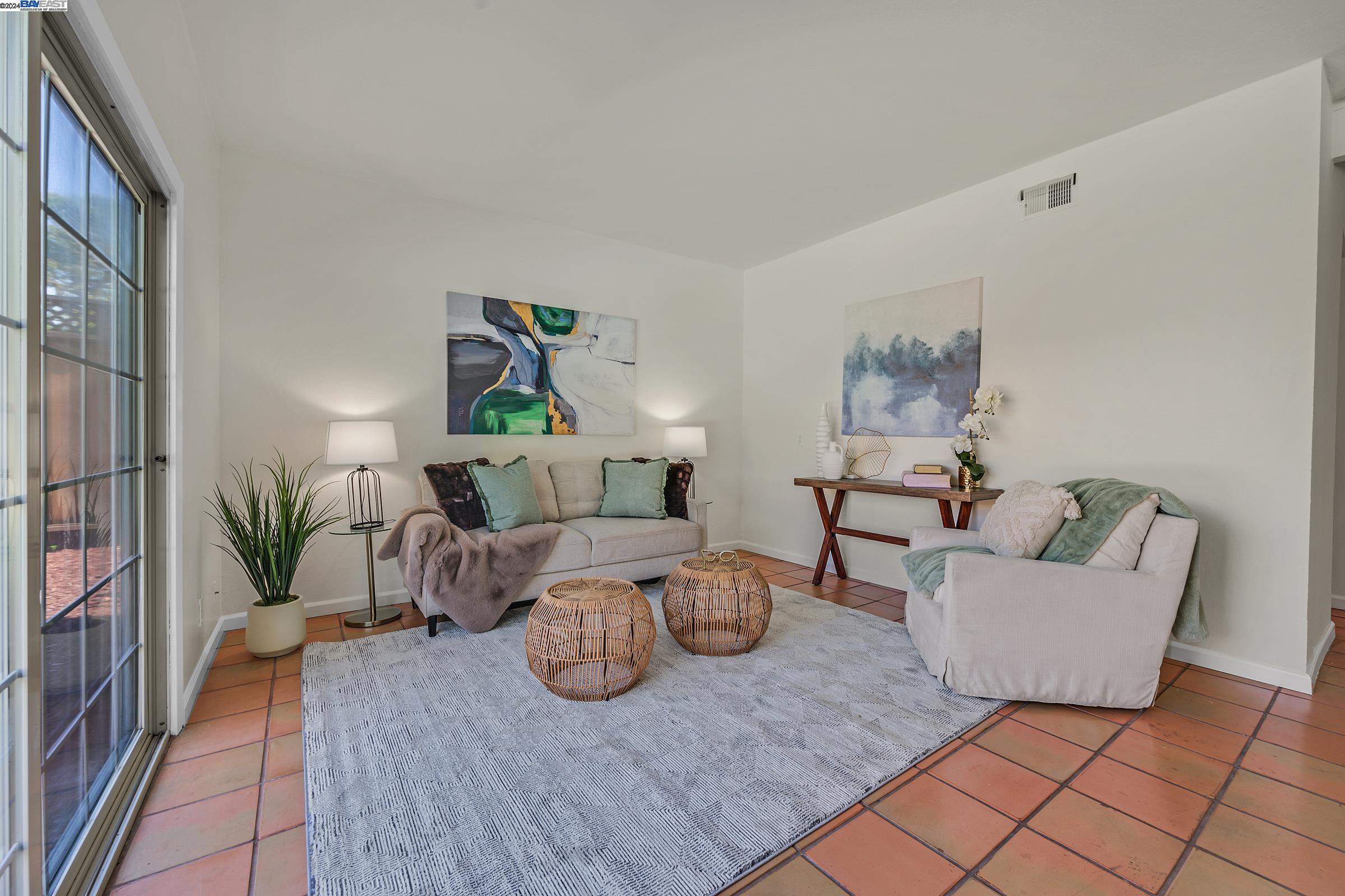 2558 Skylark Way