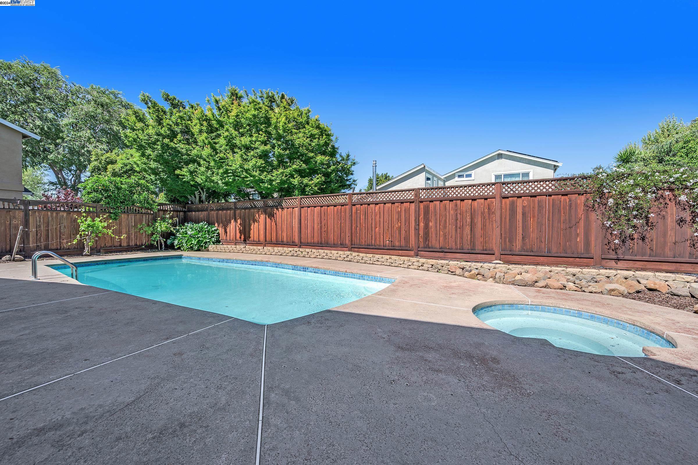 2558 Skylark Way
