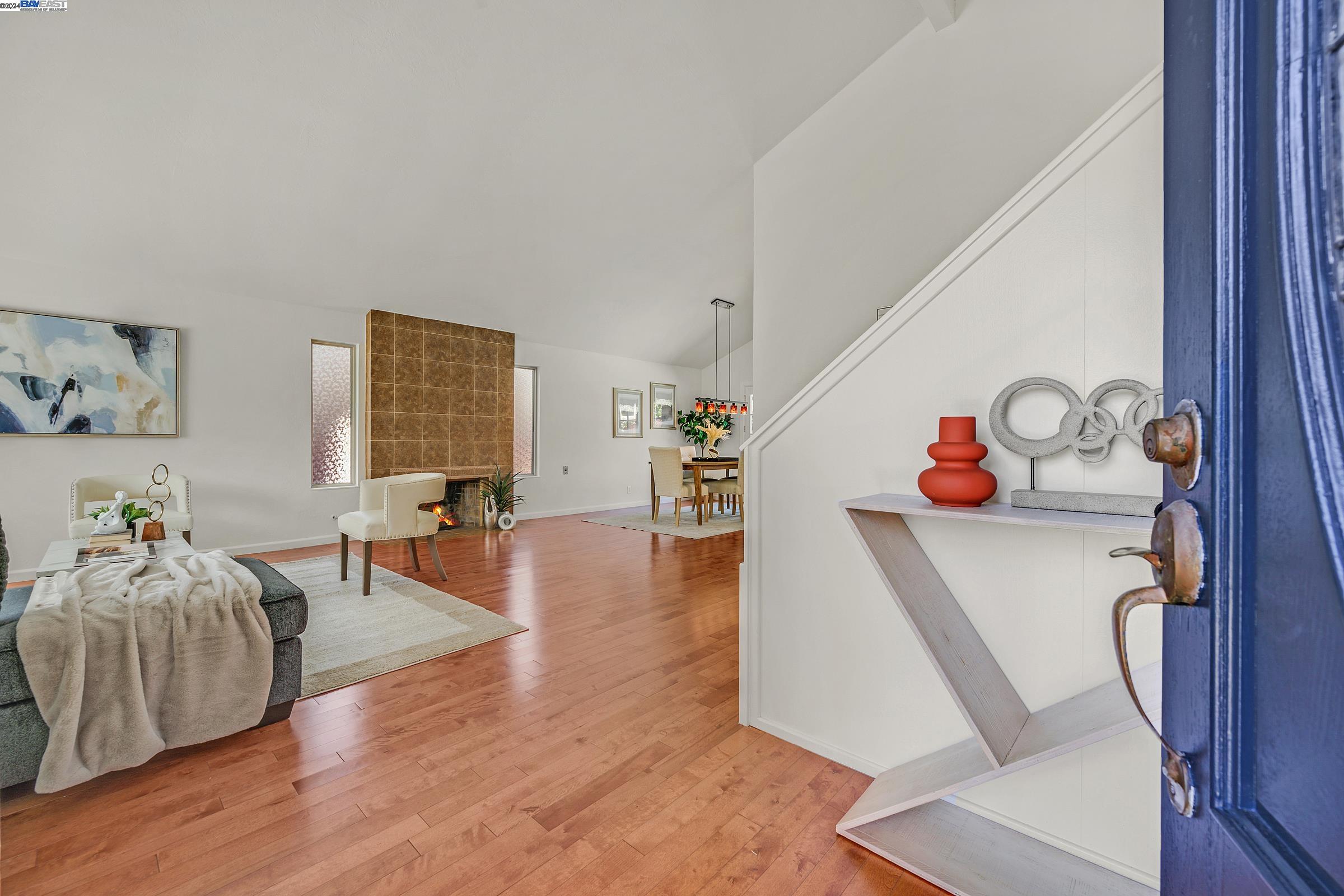 2558 Skylark Way