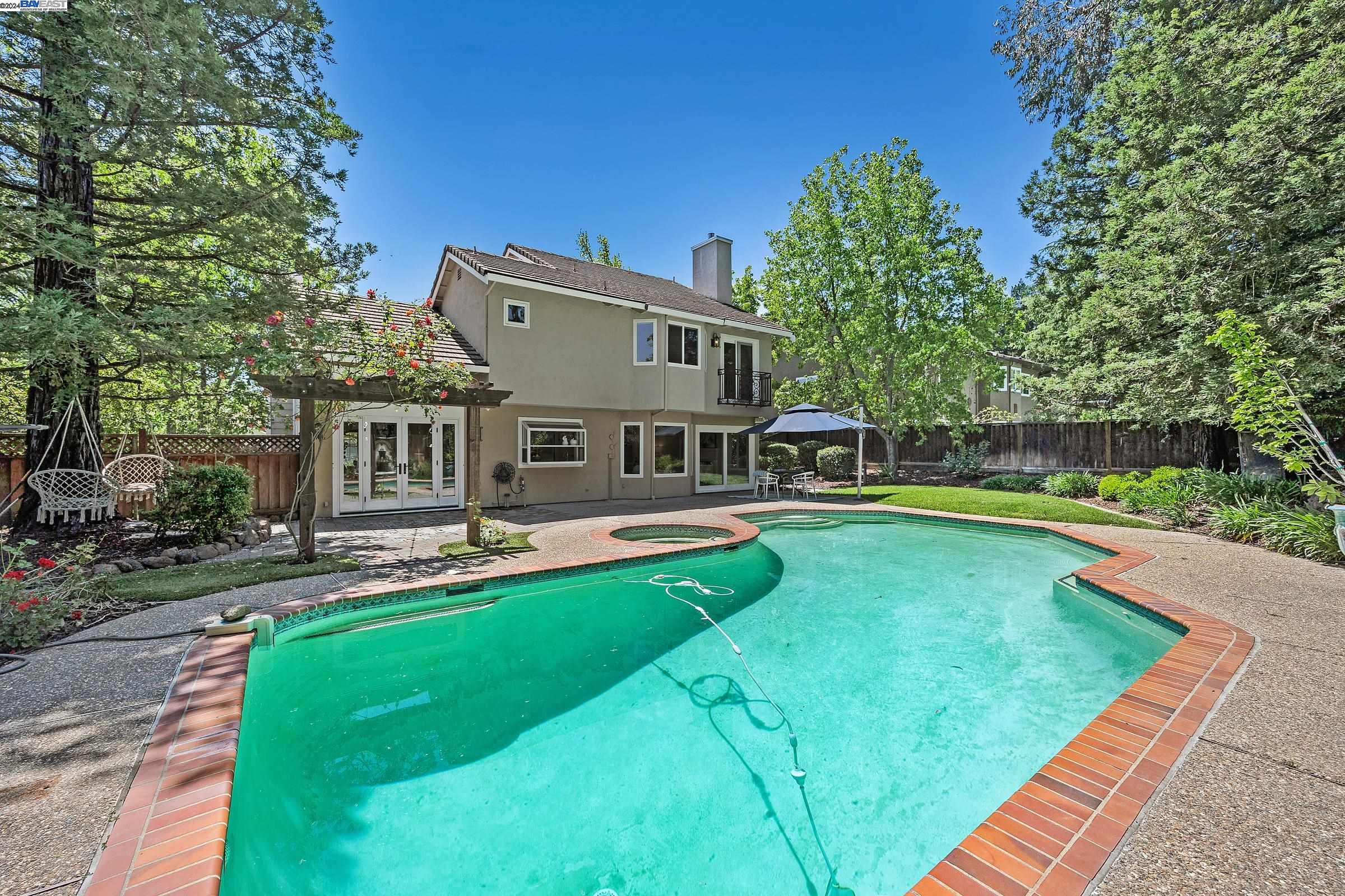 3335 Prairie Dr