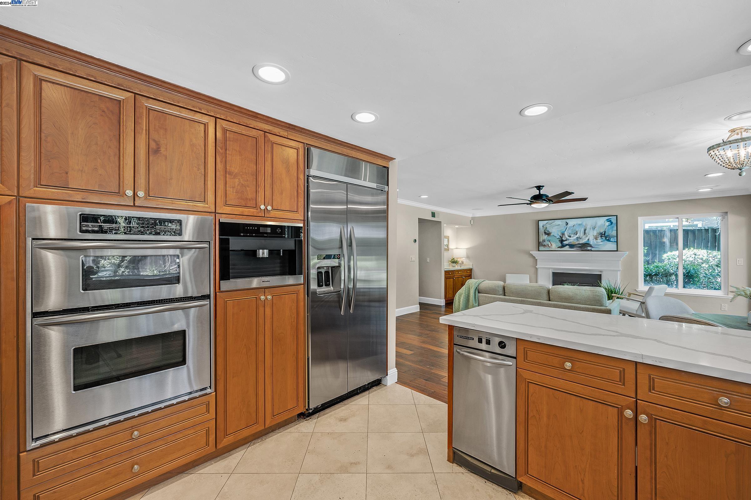 3335 Prairie Dr