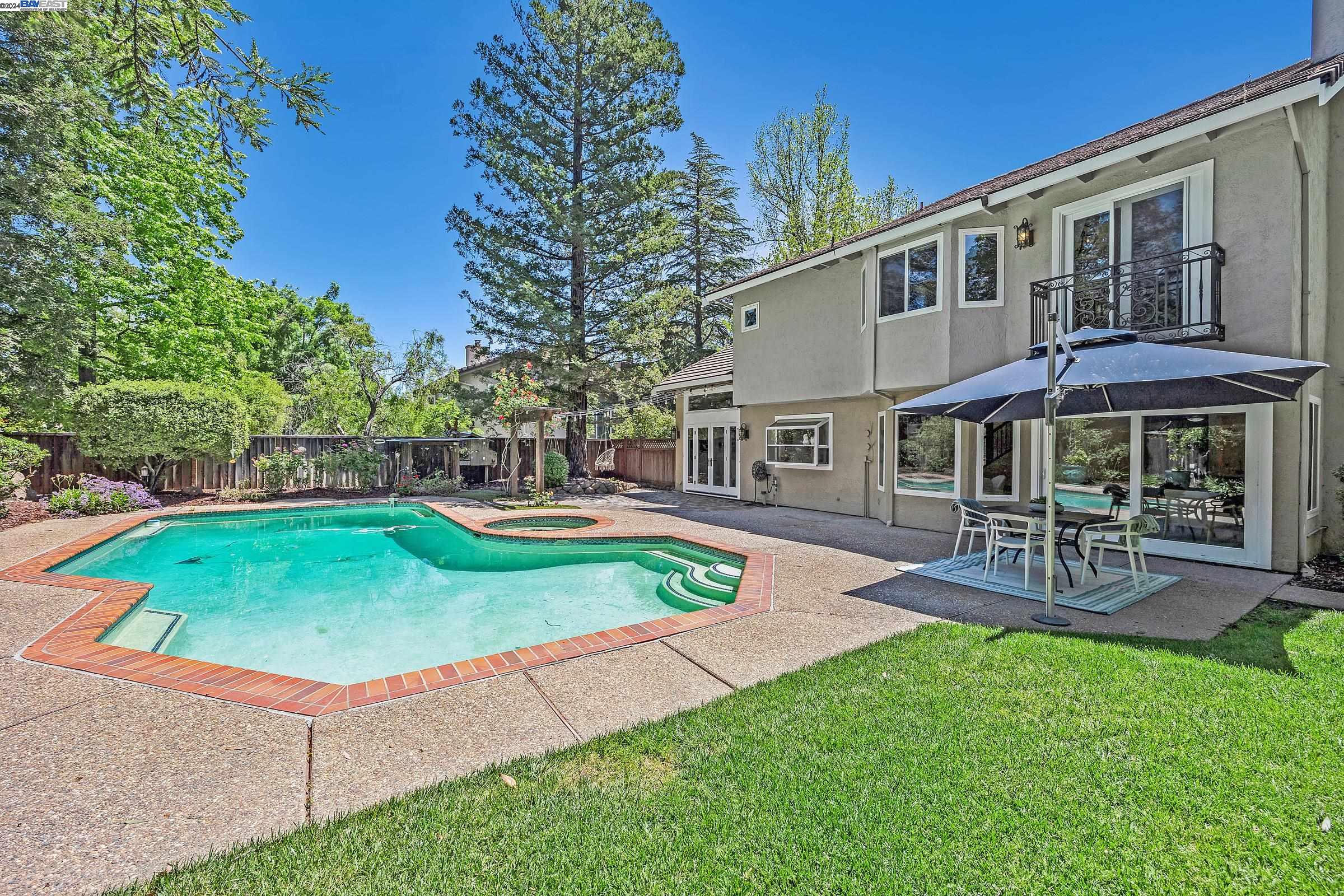 3335 Prairie Dr