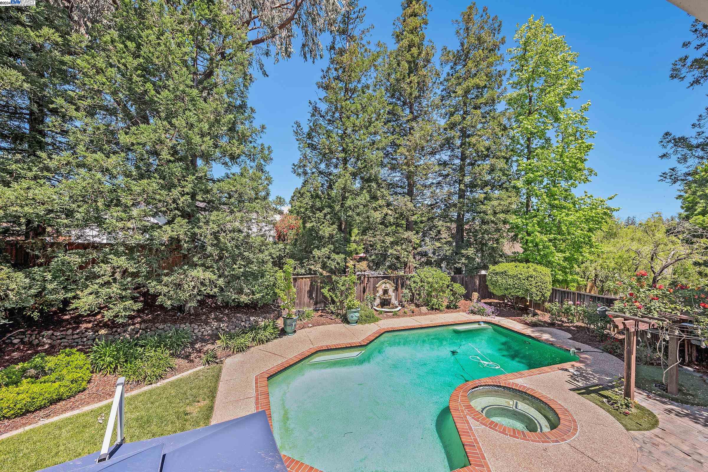 3335 Prairie Dr