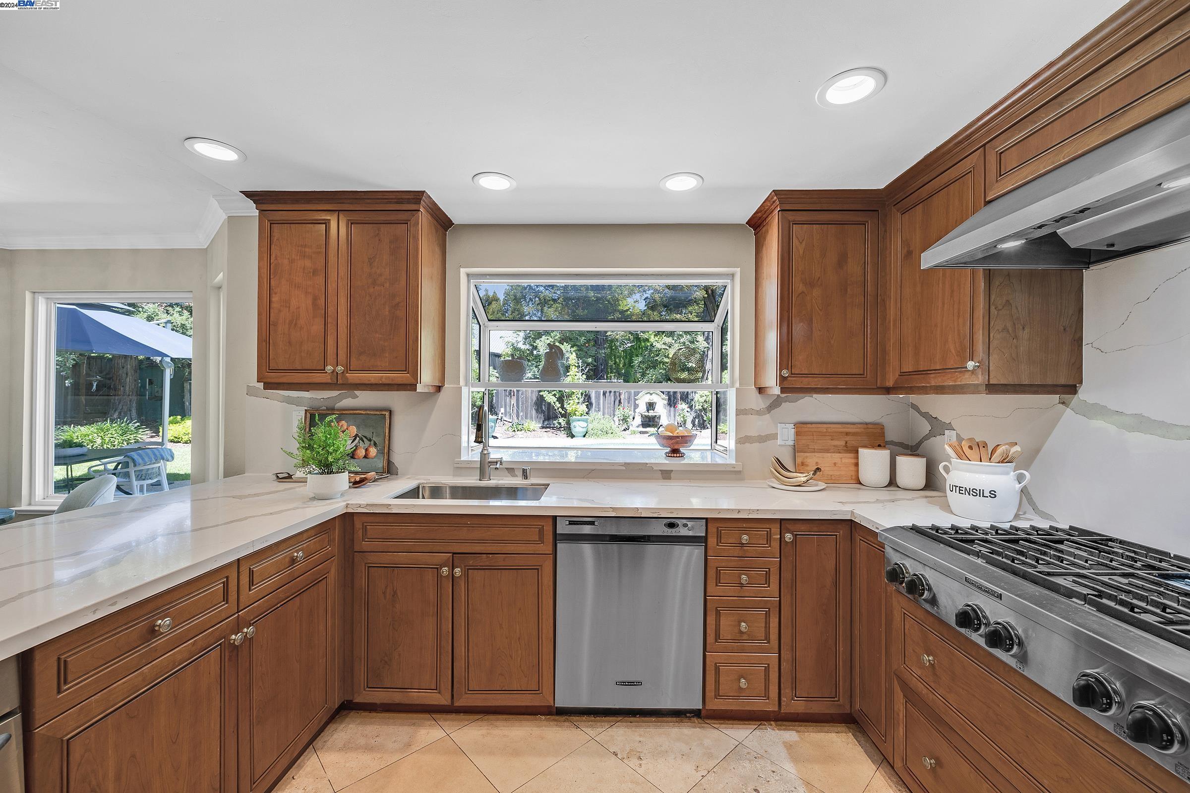 3335 Prairie Dr