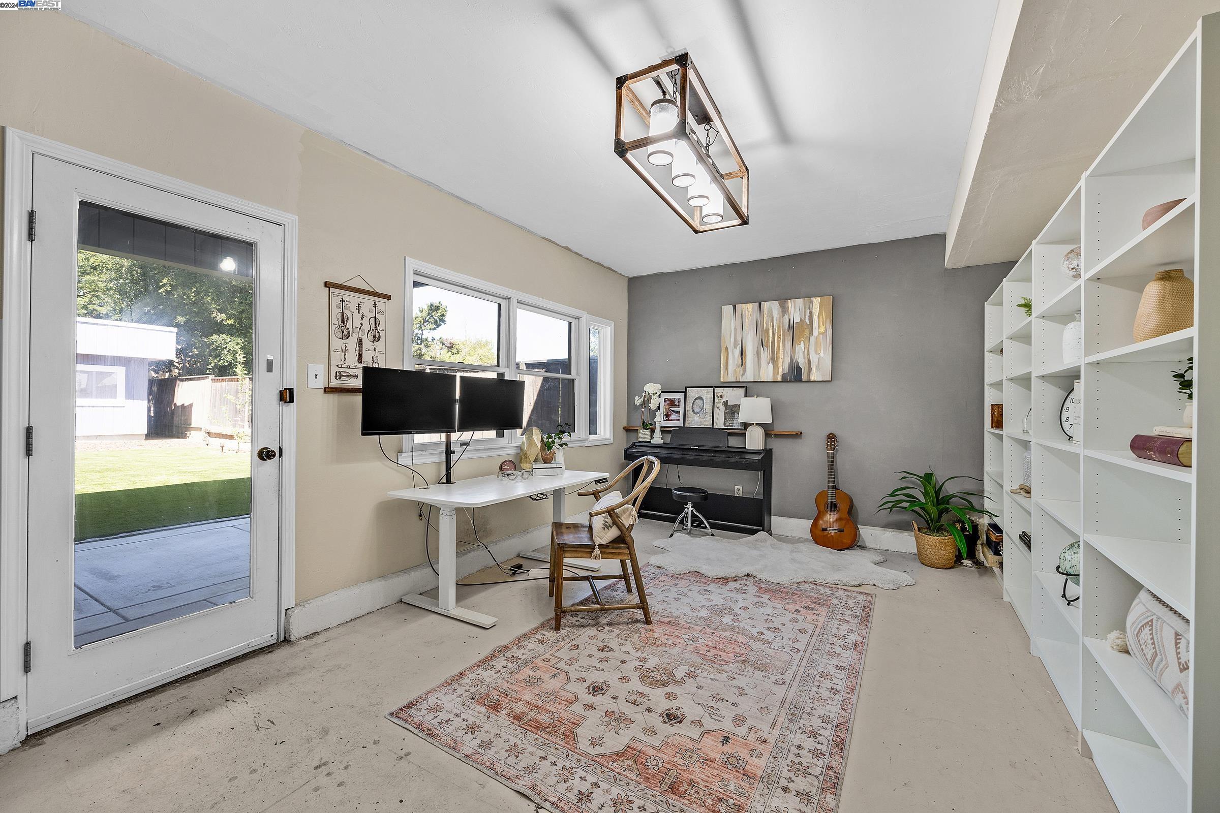 447 Mavis Dr