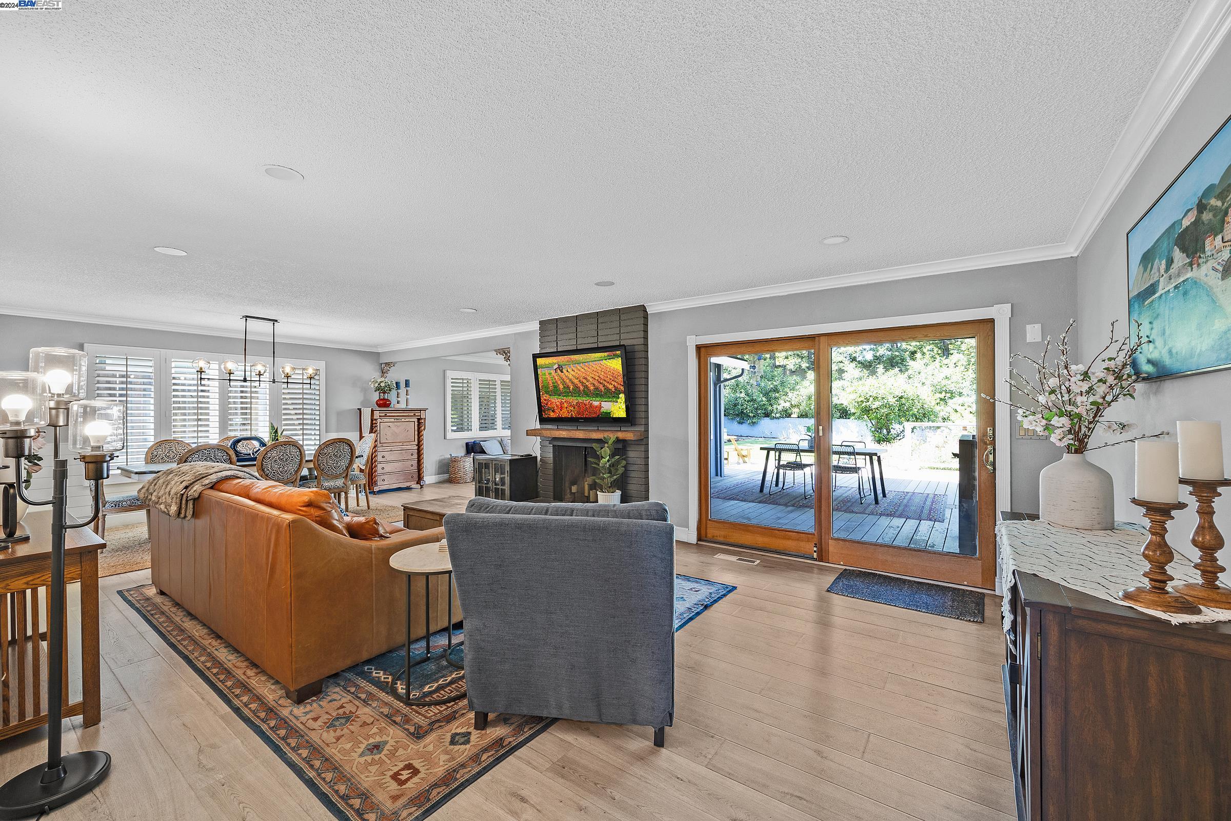 447 Mavis Dr