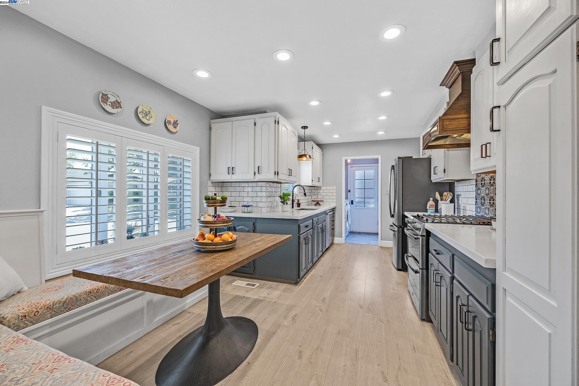 447 Mavis Dr