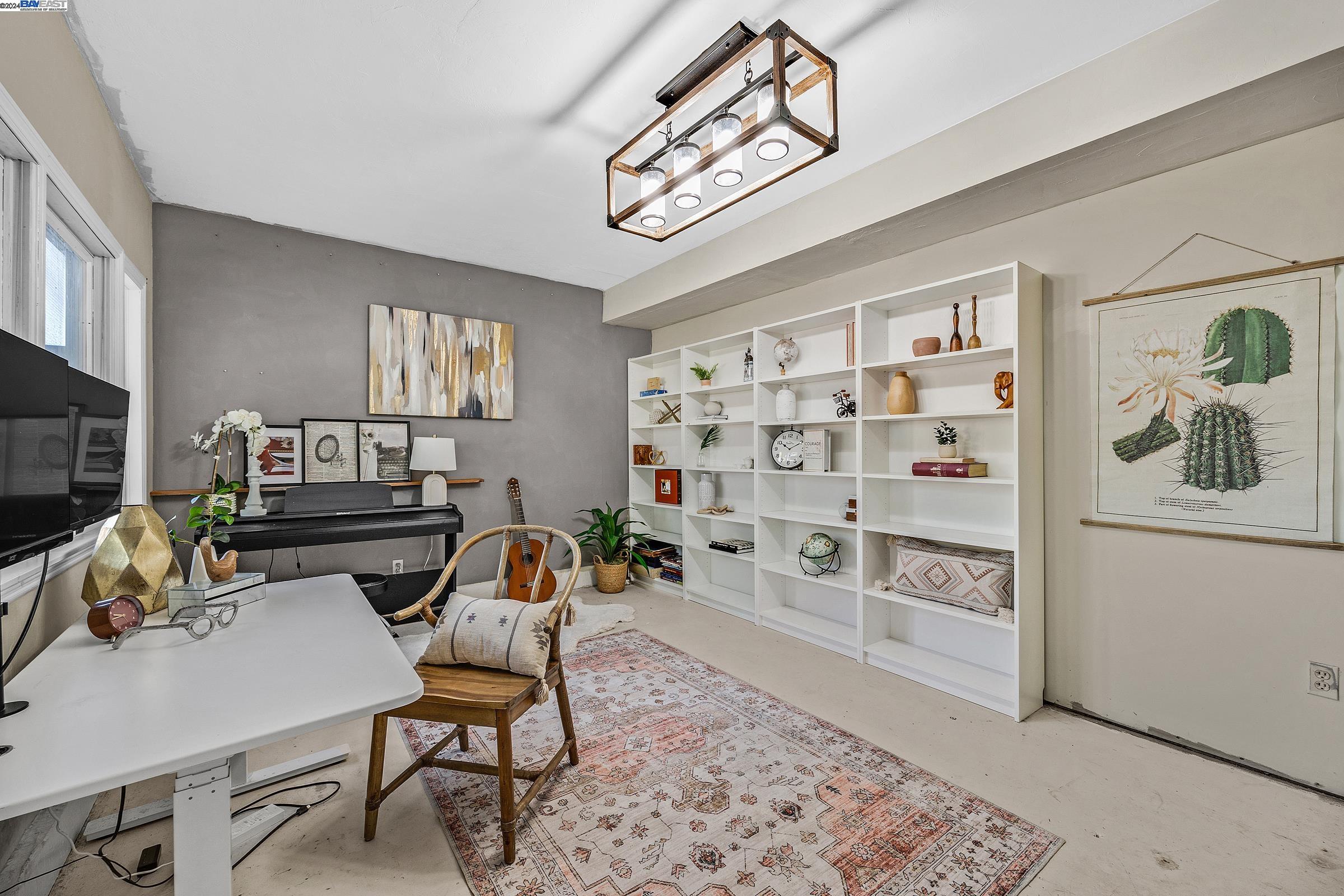 447 Mavis Dr