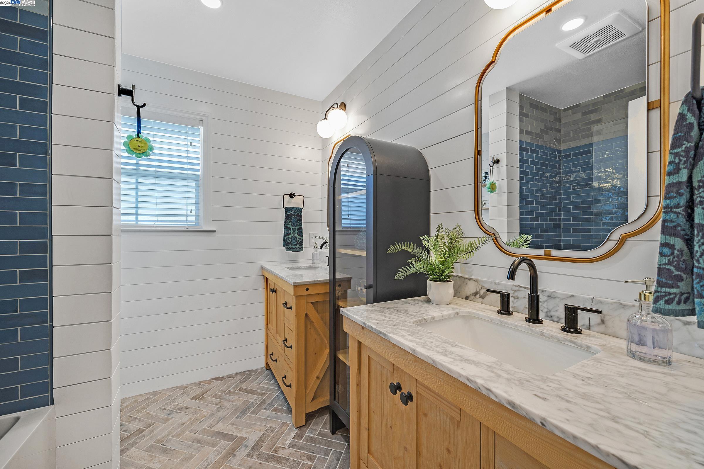 447 Mavis Dr
