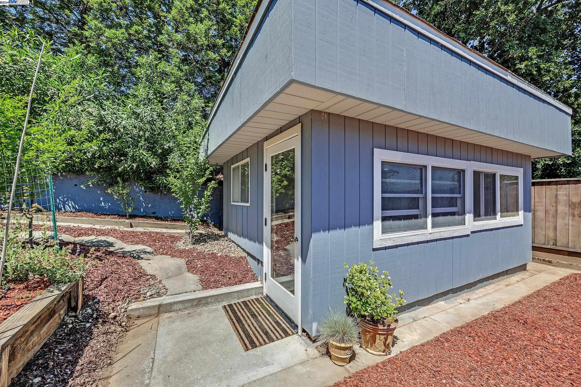 447 Mavis Dr