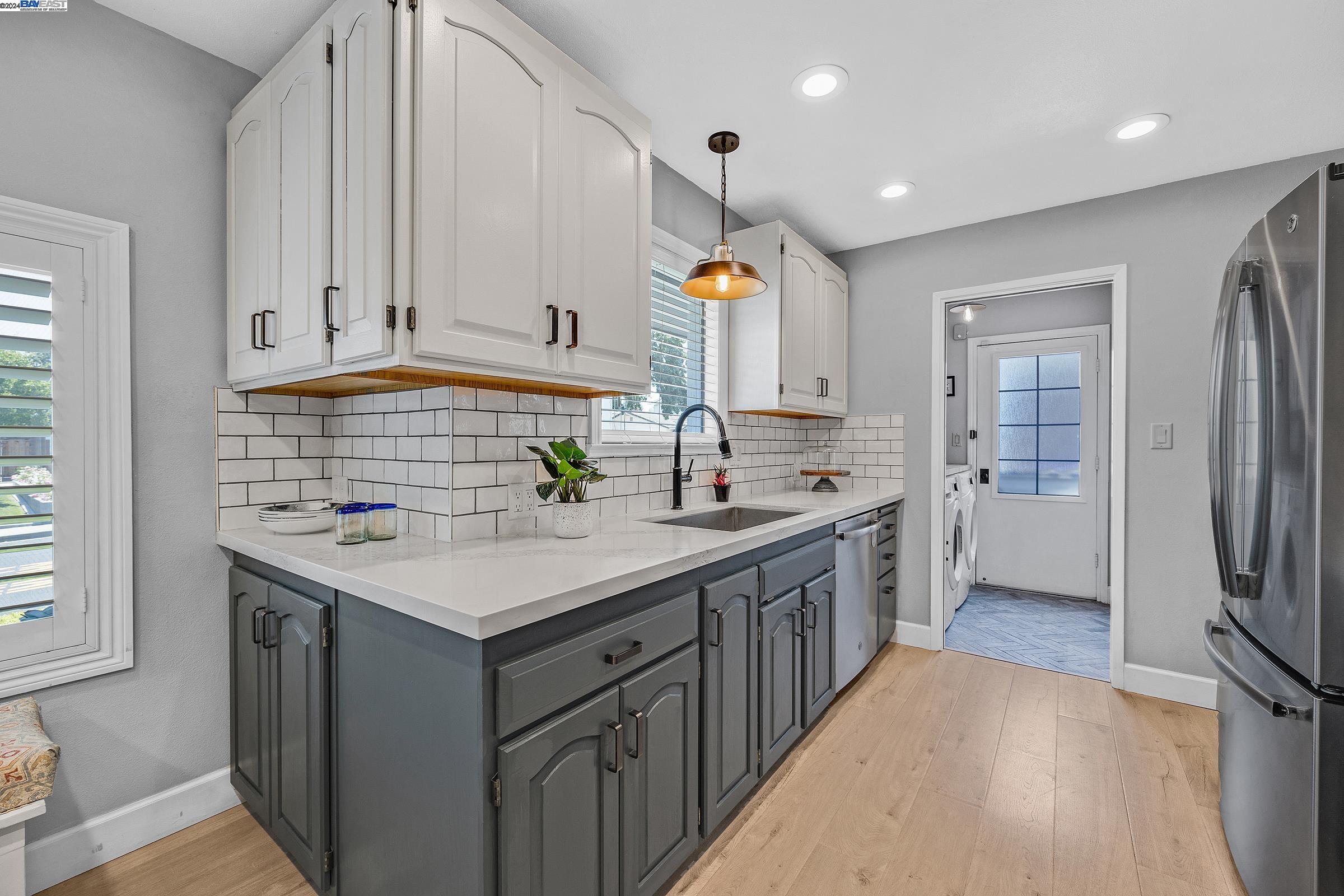 447 Mavis Dr