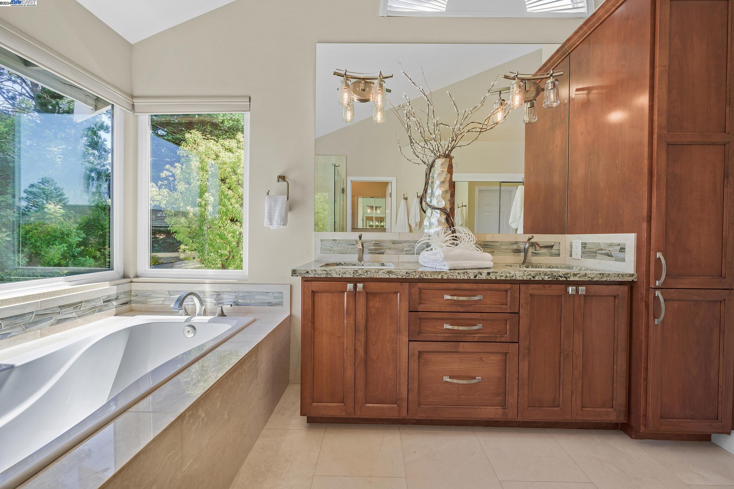 5186 Mount Tam Cir