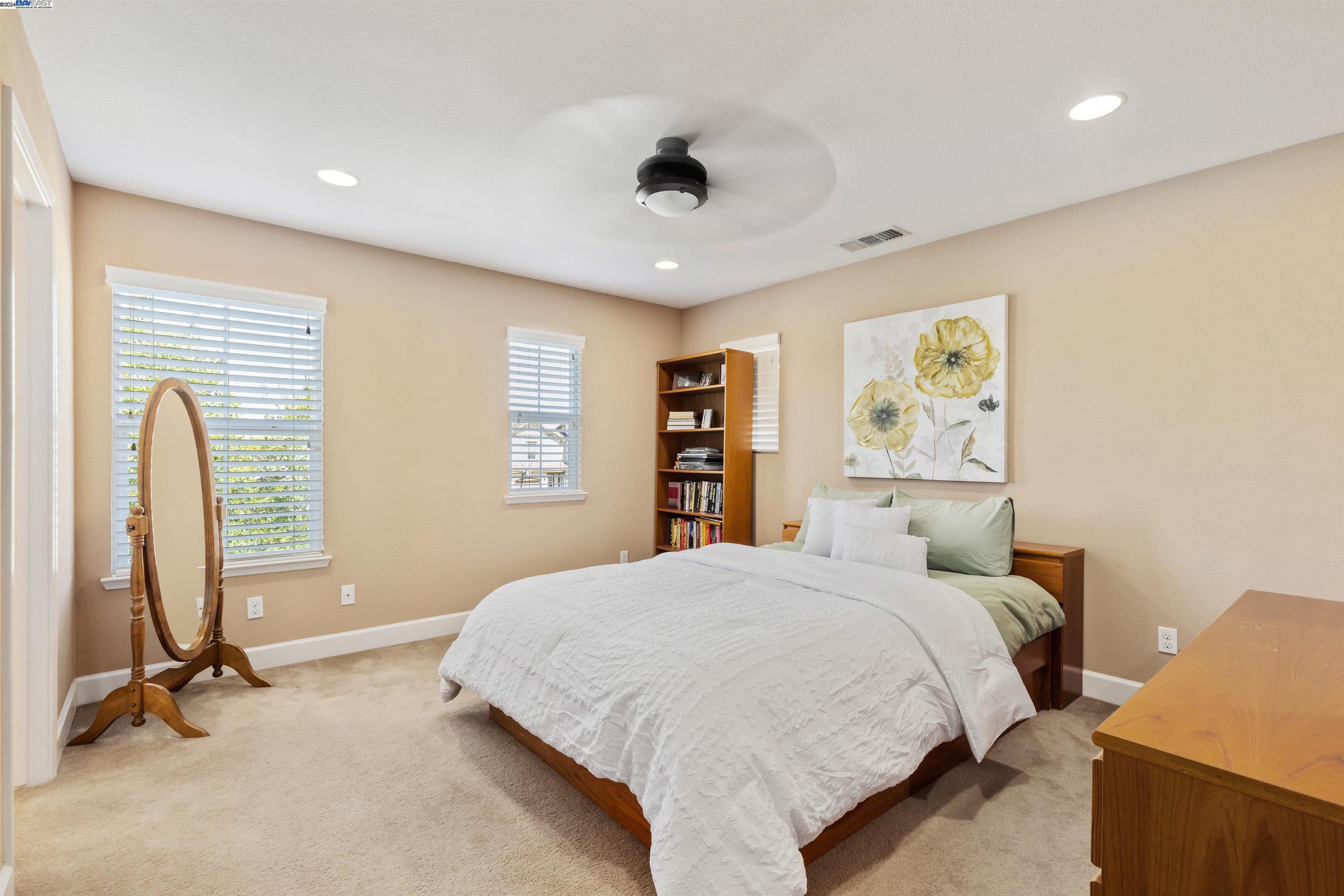 2255 Sugarloaf Ct.