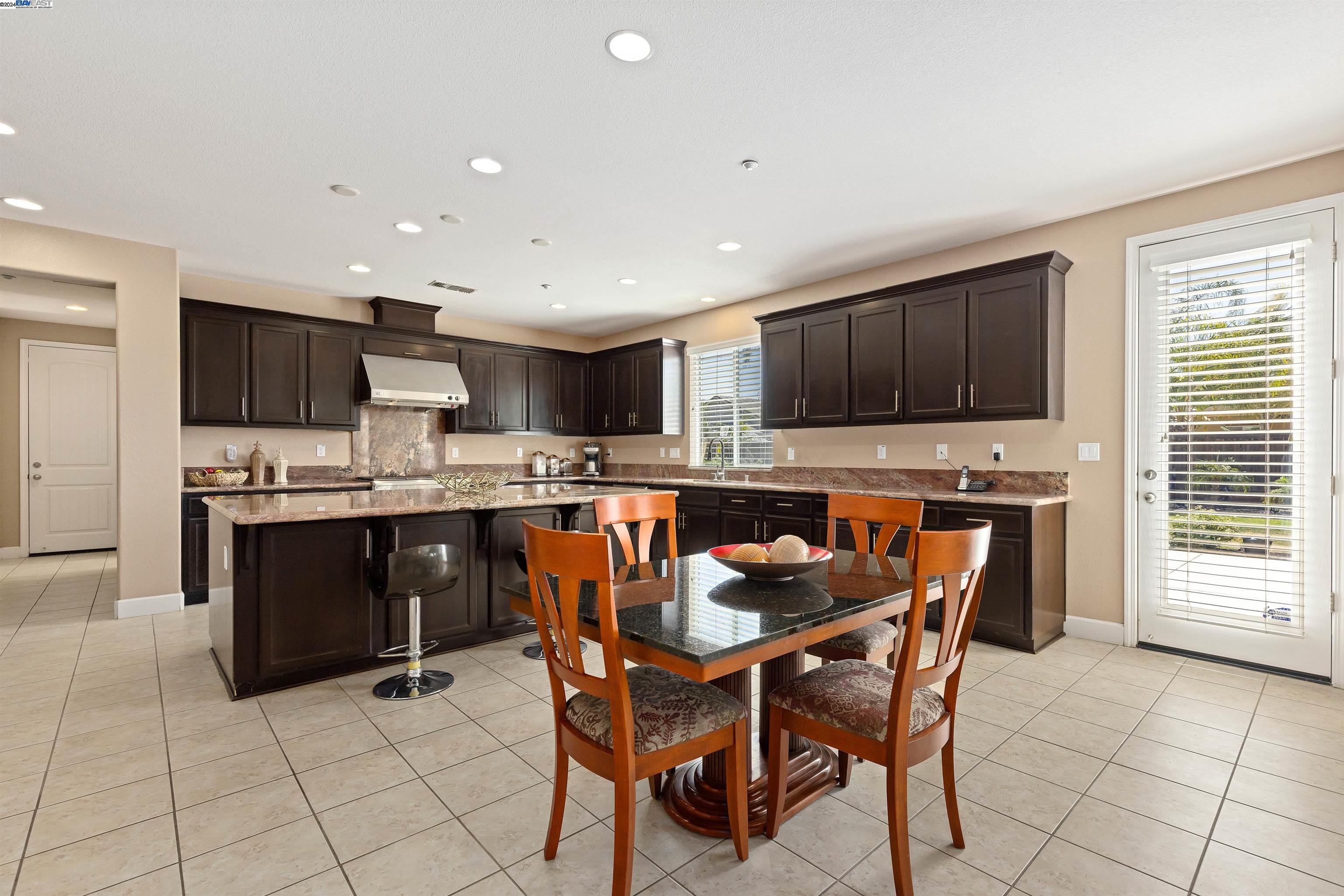 2255 Sugarloaf Ct.
