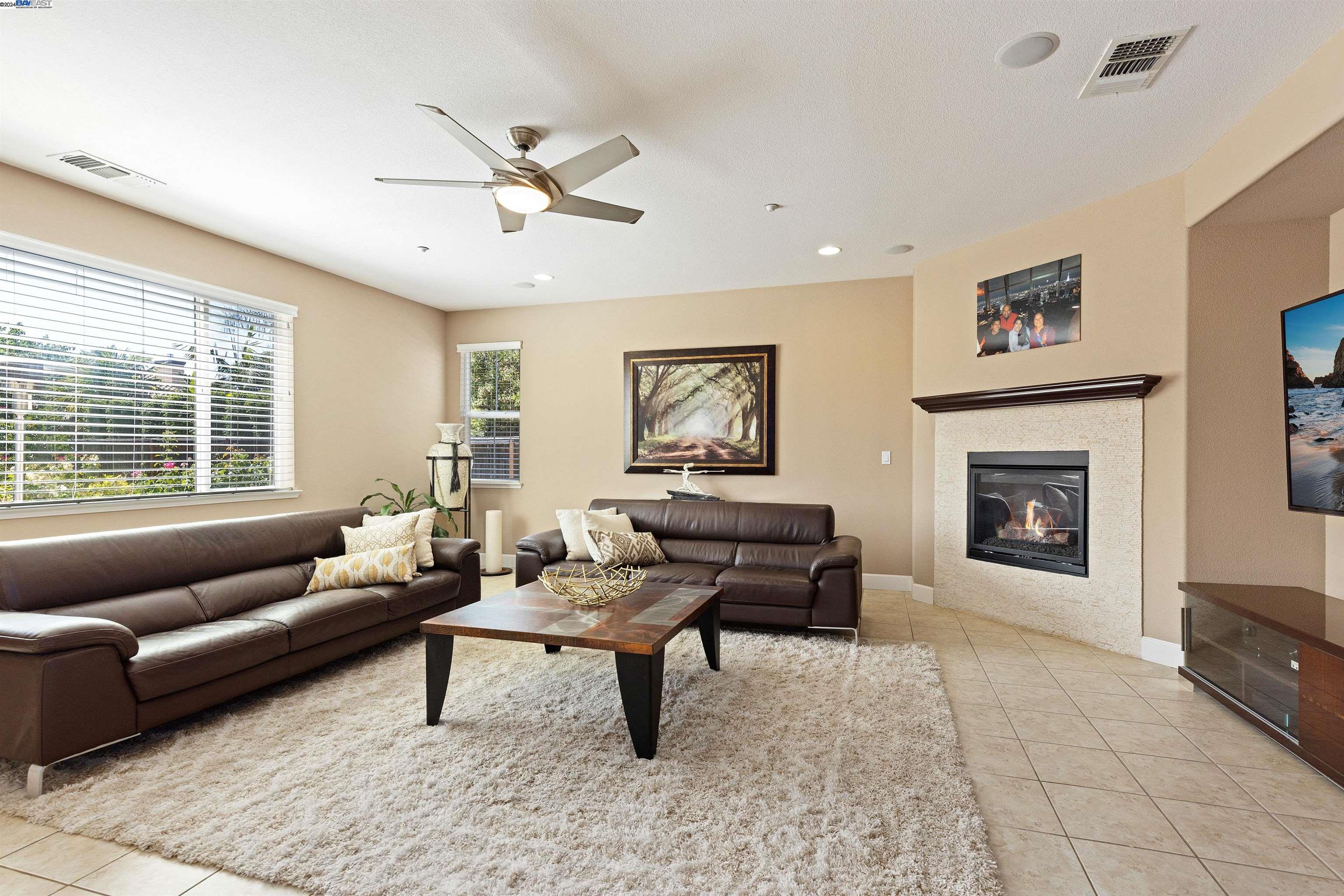 2255 Sugarloaf Ct.