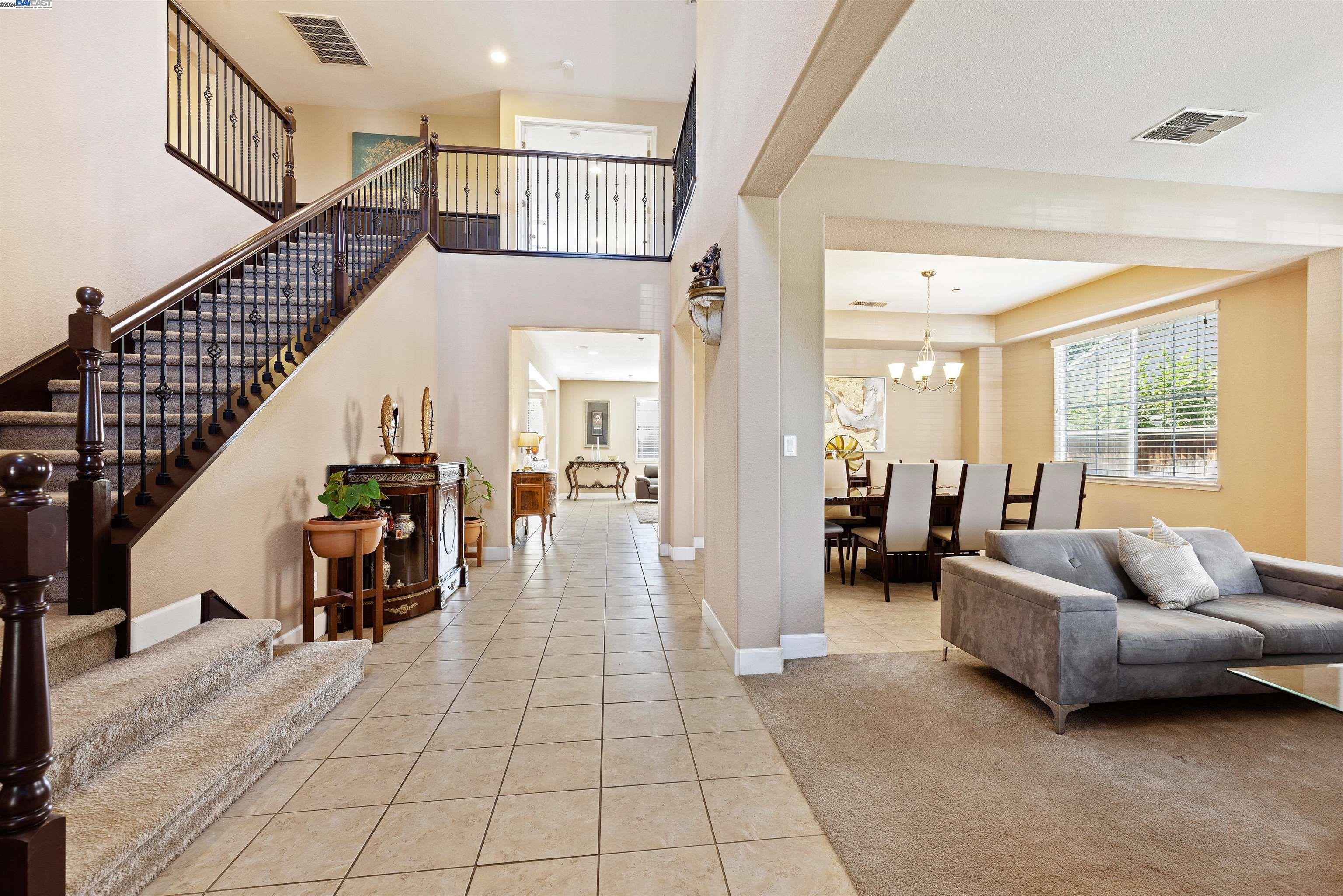 2255 Sugarloaf Ct.