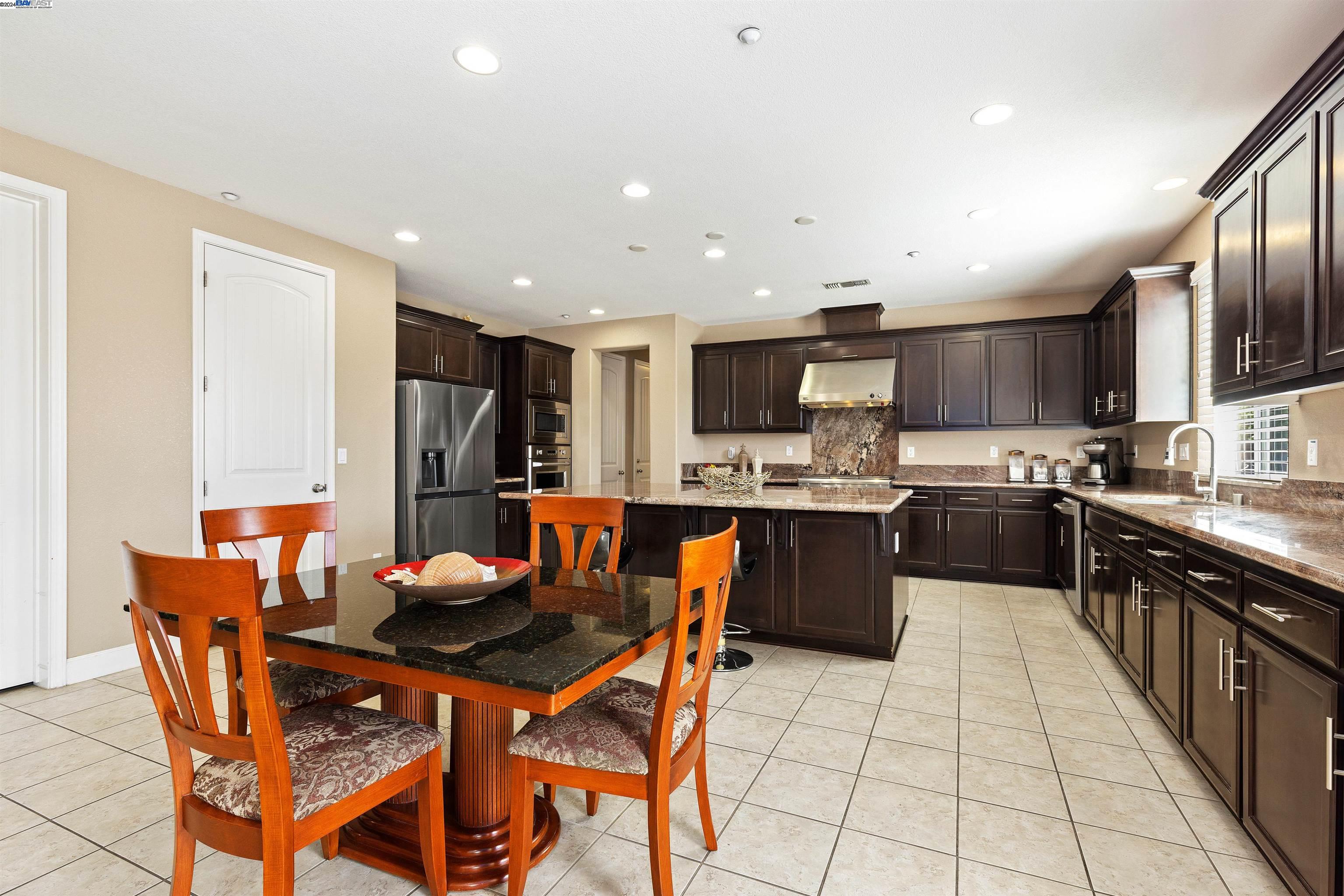 2255 Sugarloaf Ct.