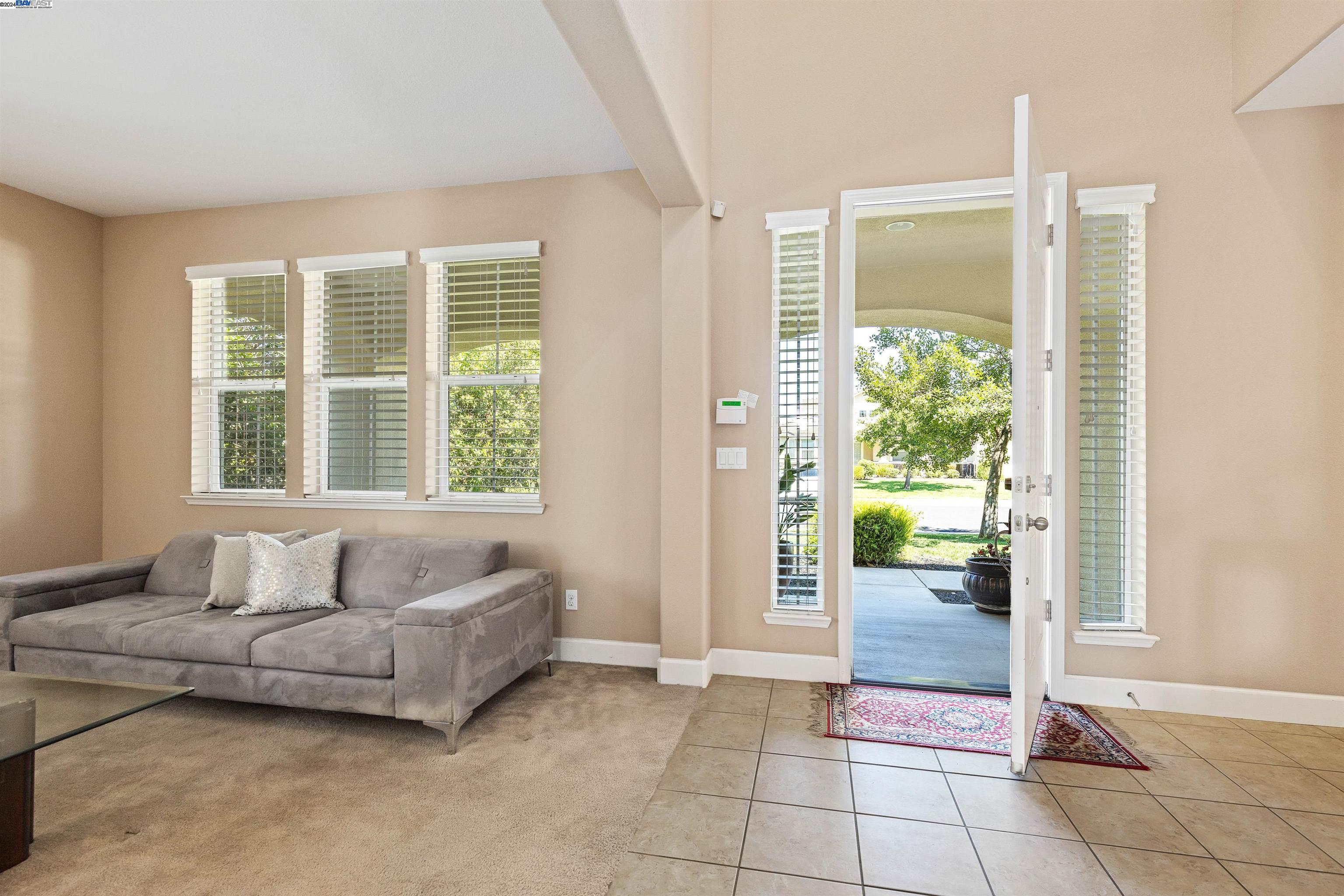 2255 Sugarloaf Ct.