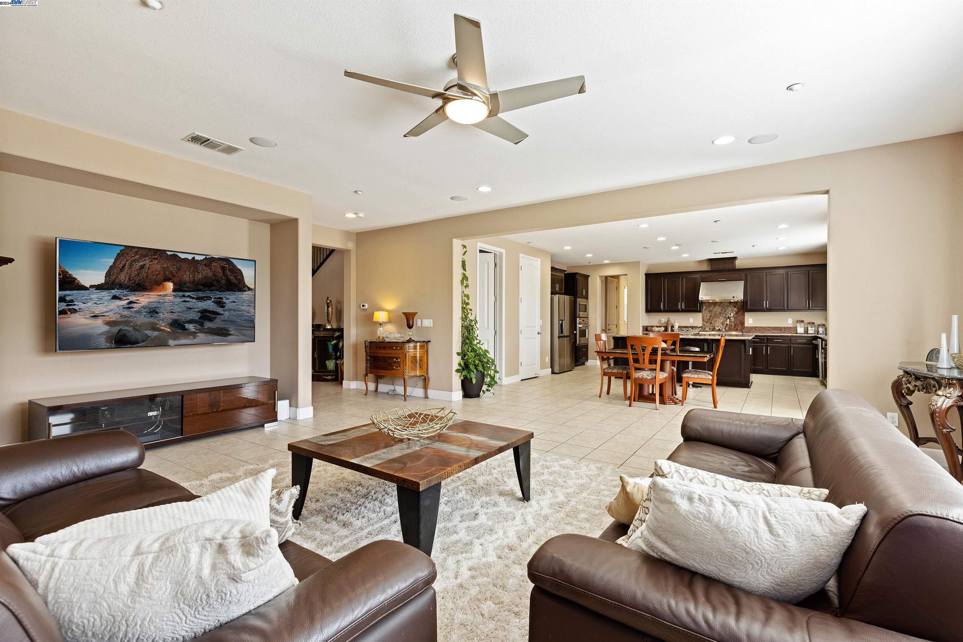 2255 Sugarloaf Ct.