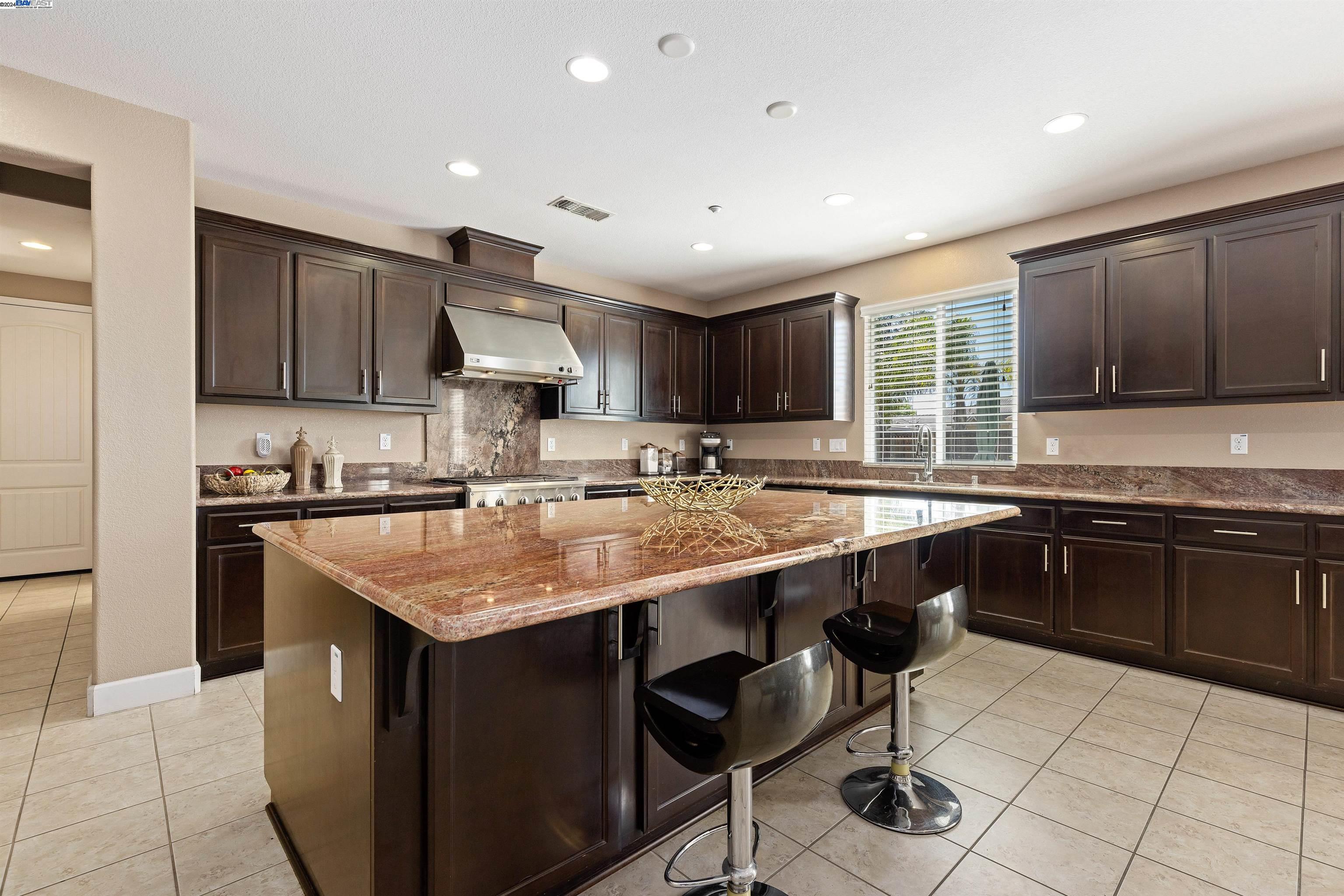 2255 Sugarloaf Ct.