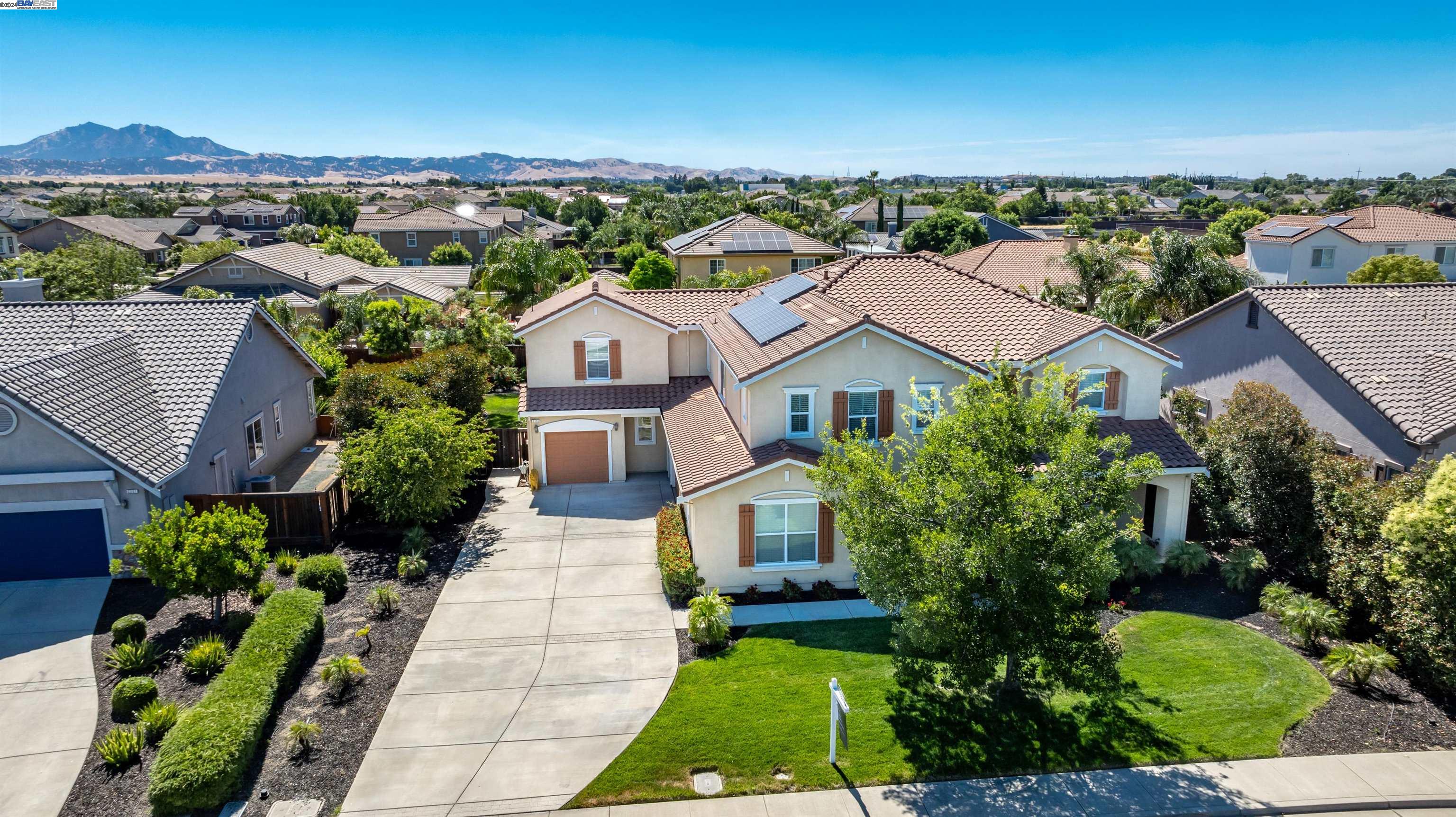 2255 Sugarloaf Ct.