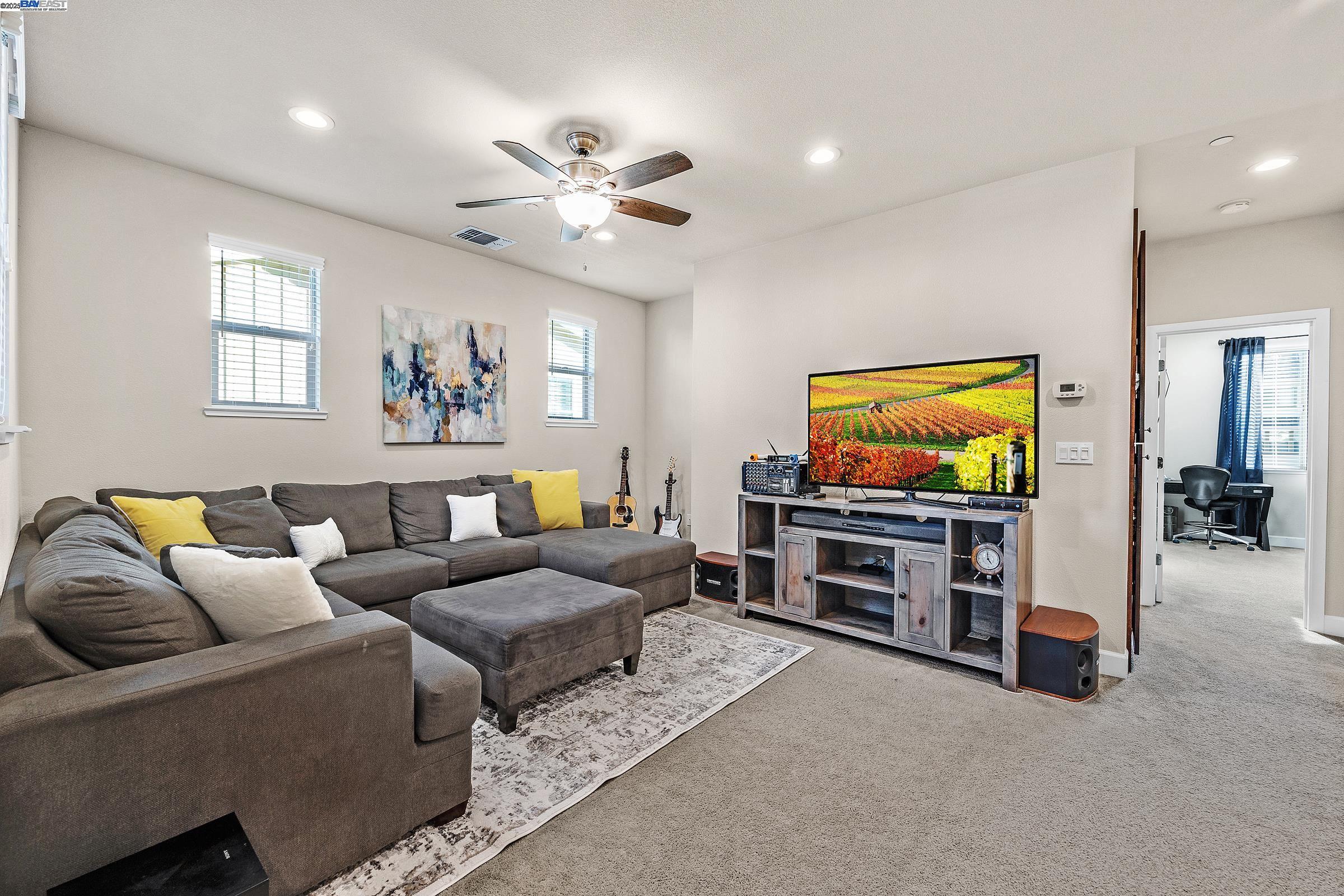 275 Fennel Way